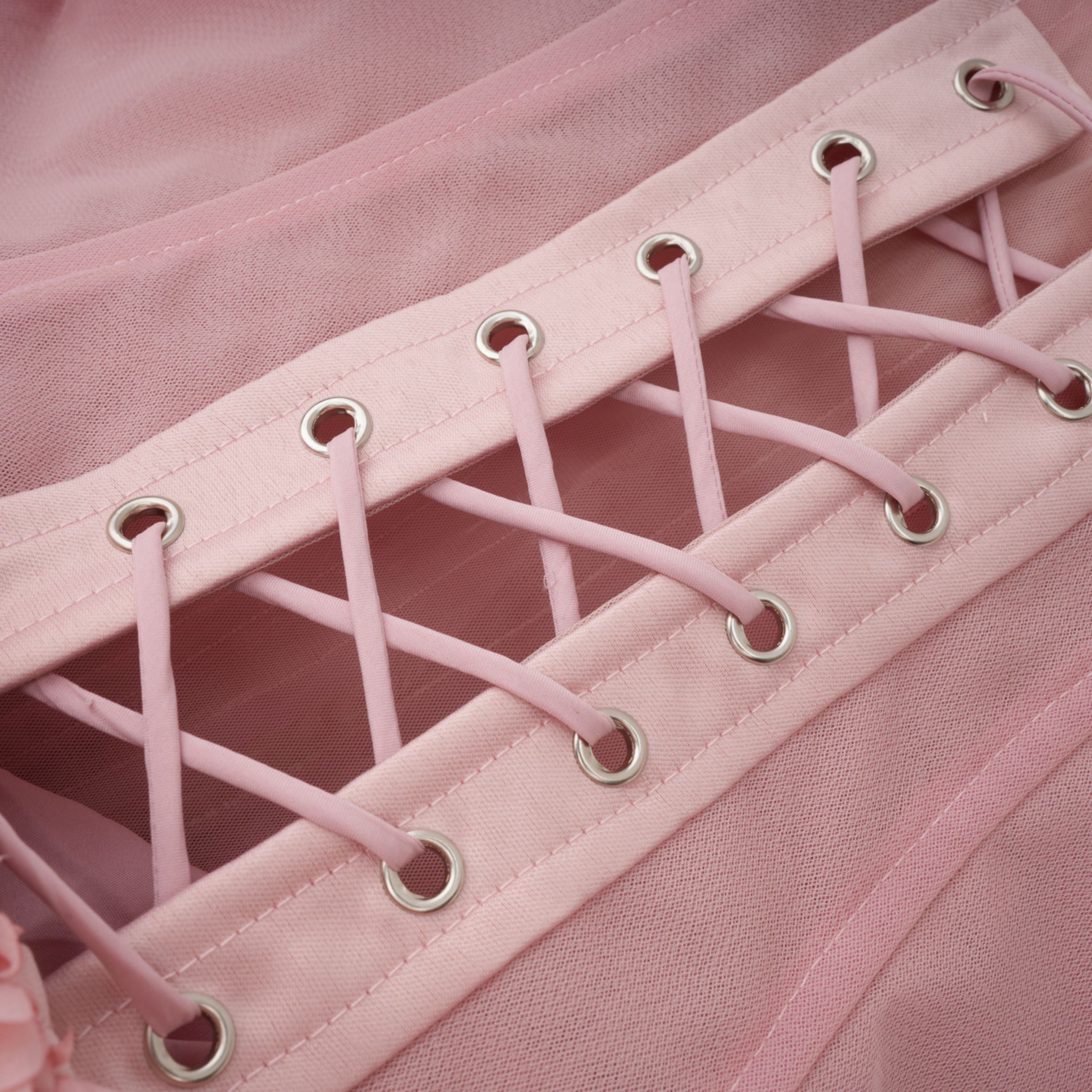 Rachel – Minikleid aus Tüll mit 3D-Blütenblättern in Rosa