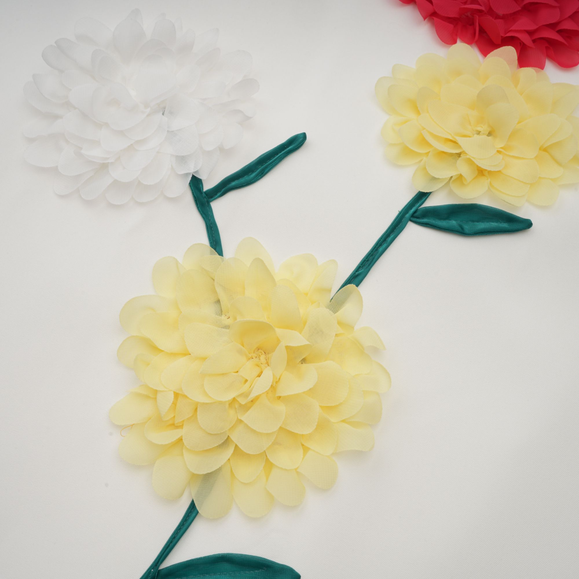 Véronique white 3d-petal sleeveless midi dress