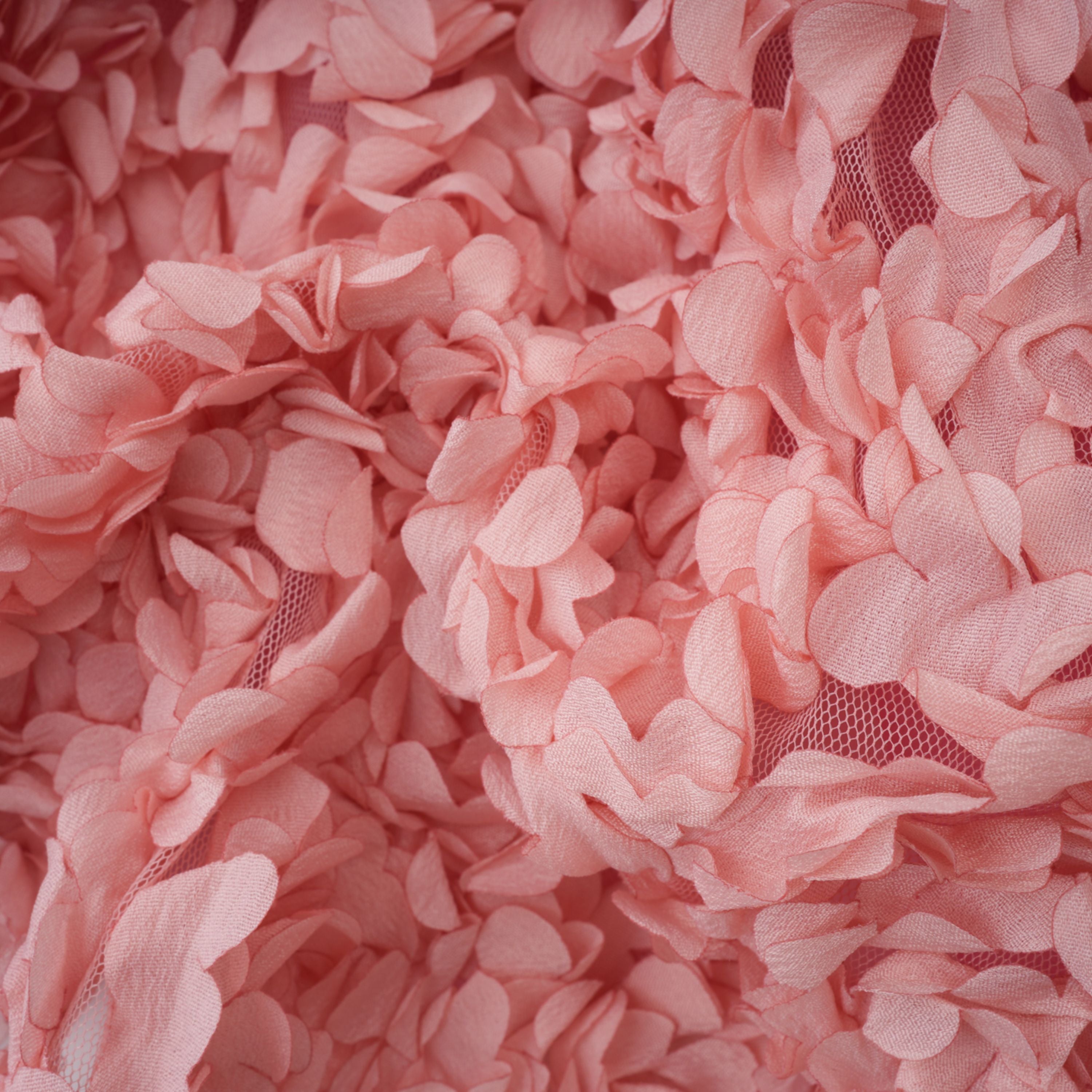 Rachel – Minikleid aus Tüll mit 3D-Blütenblättern in Rosa