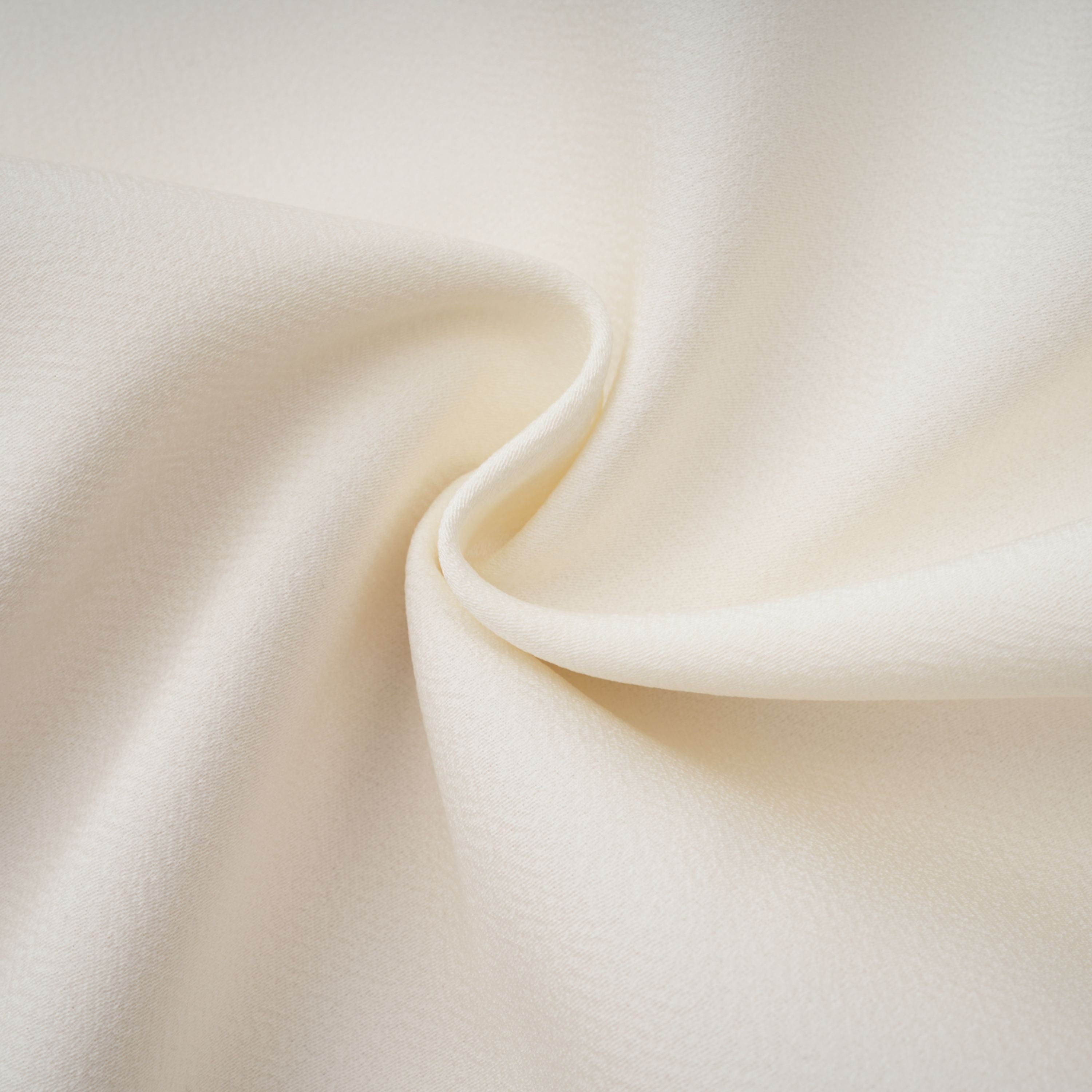 فستان ماتيلد الأبيض المطرز