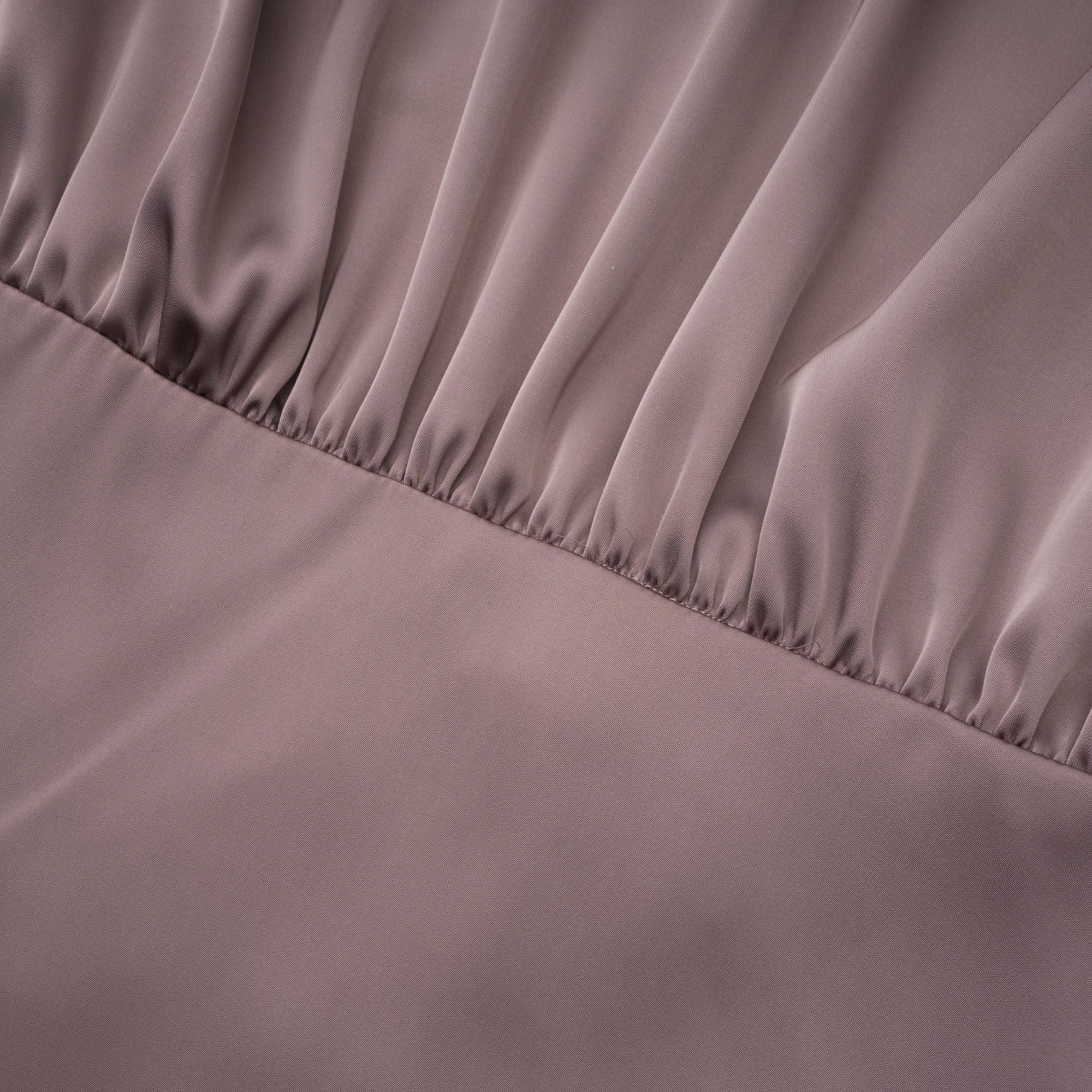 فستان قصير مزين بأكتاف مكشوفة من Jimena Brown