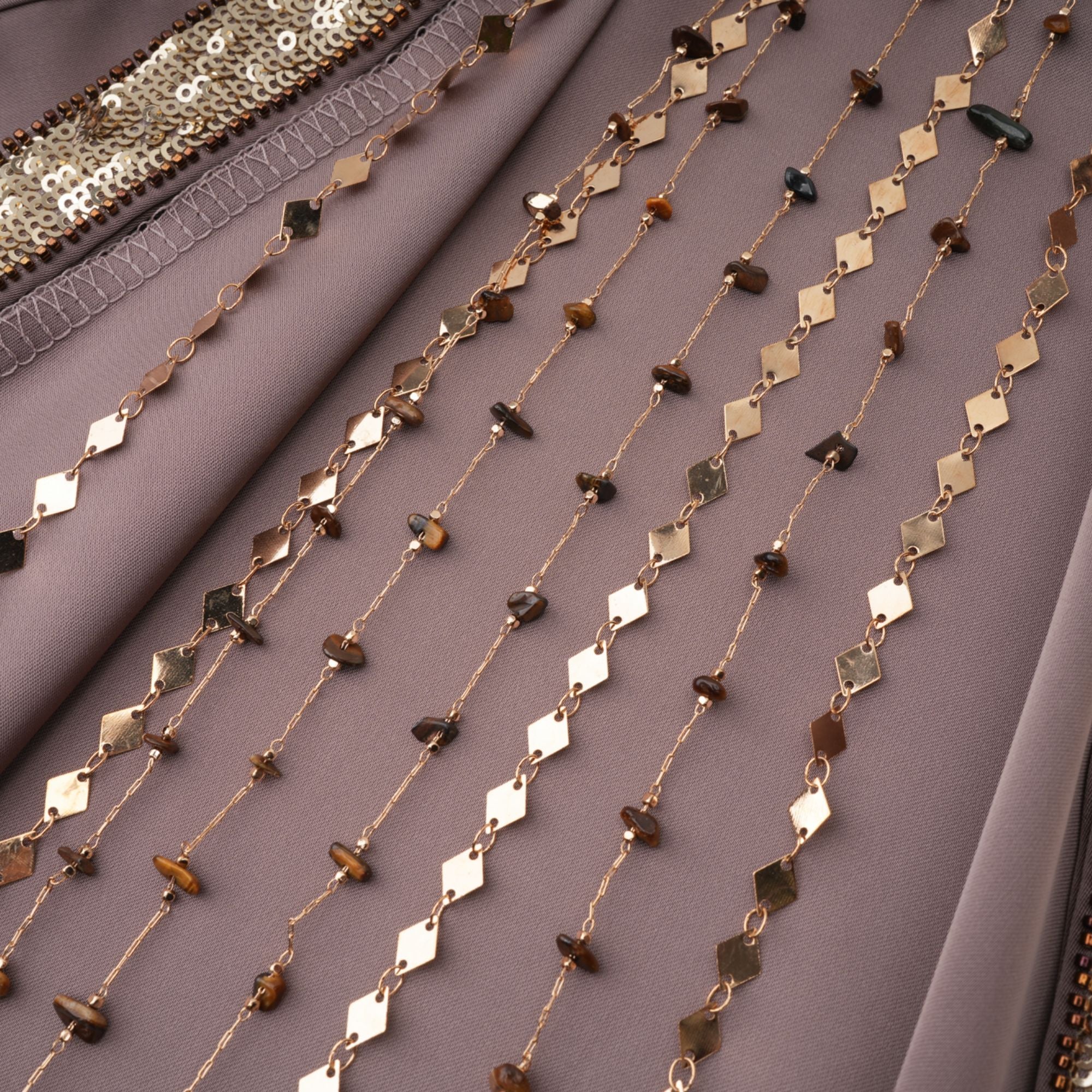 فستان قصير مزين بأكتاف مكشوفة من Jimena Brown