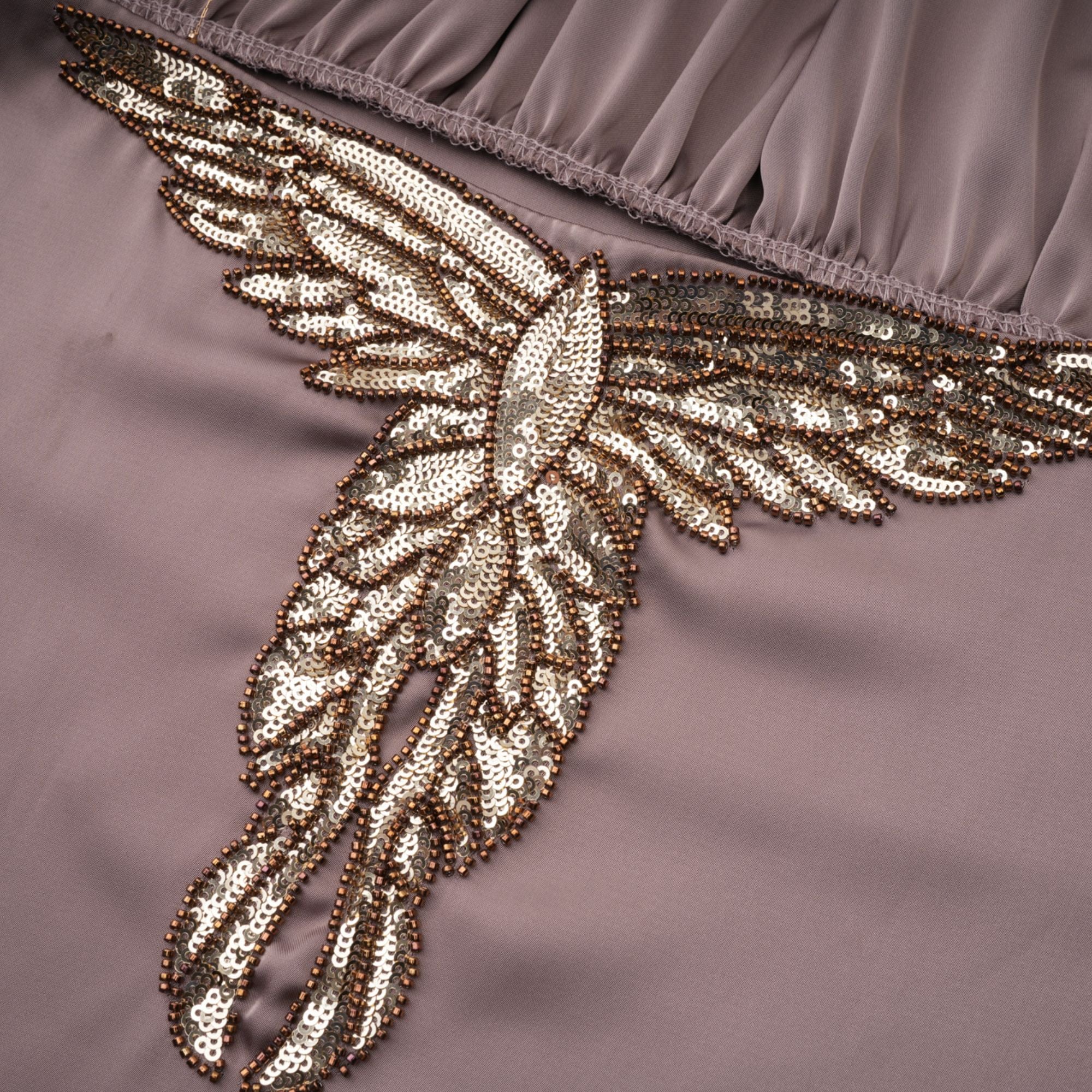 فستان قصير مزين بأكتاف مكشوفة من Jimena Brown