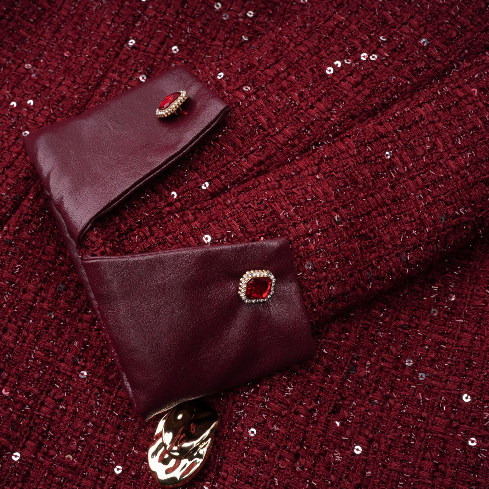 فستان قصير من التويد مزين باللون الأحمر من Ancora