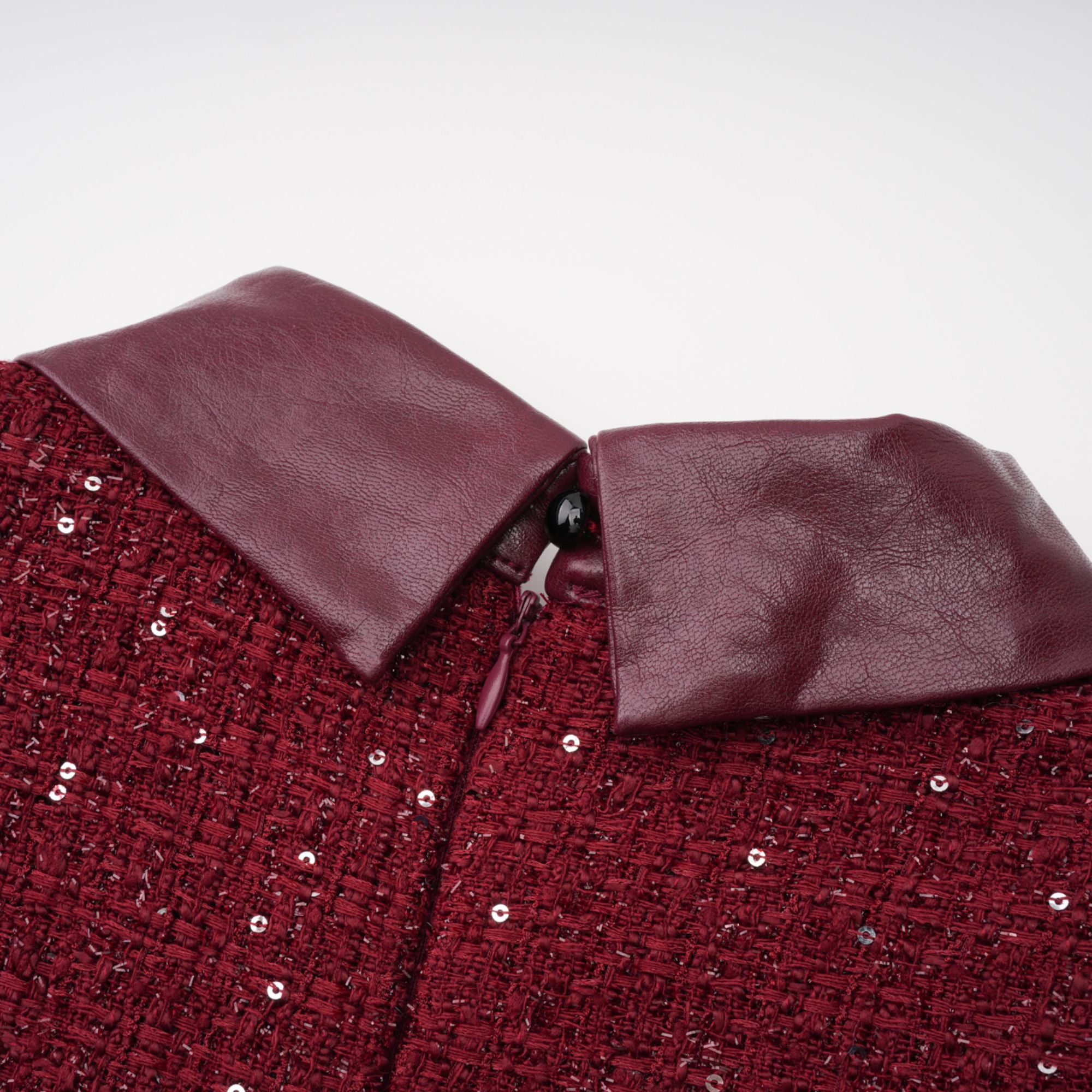 فستان قصير من التويد مزين باللون الأحمر من Ancora