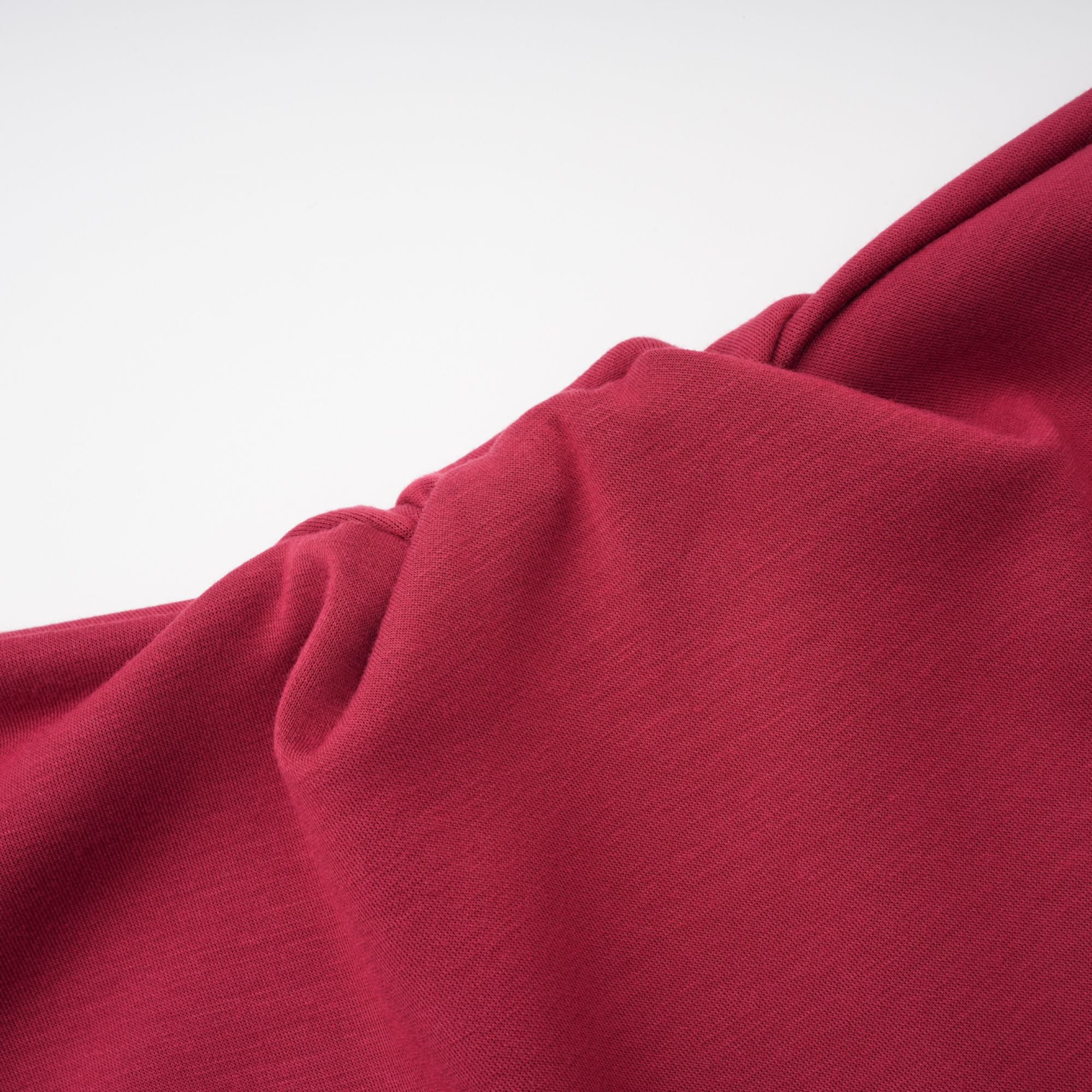 Margot Rotes Schal-Design Maxikleid mit Rüschen