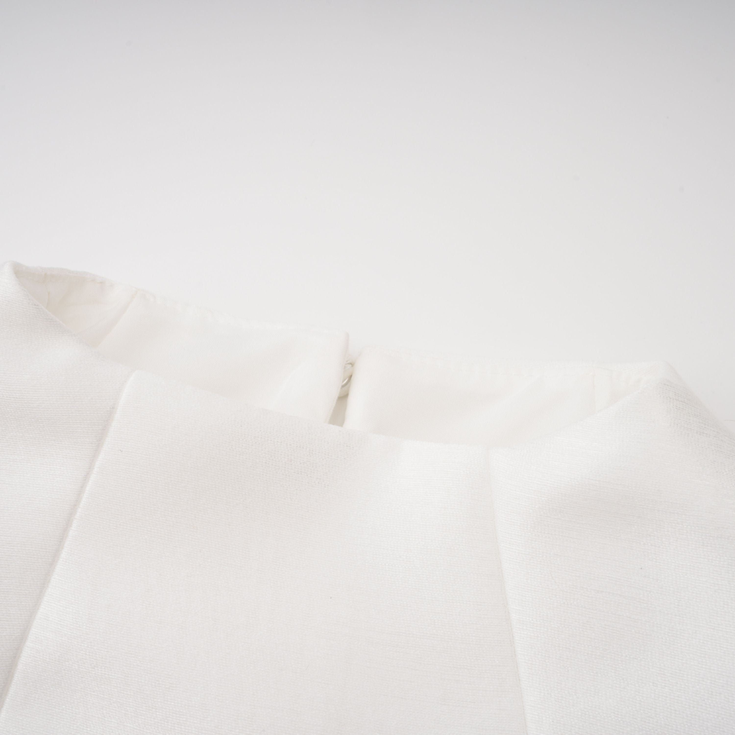 Dulcie – Weißes Jacquard-Set mit Schal und Kleid mit Blumenmuster