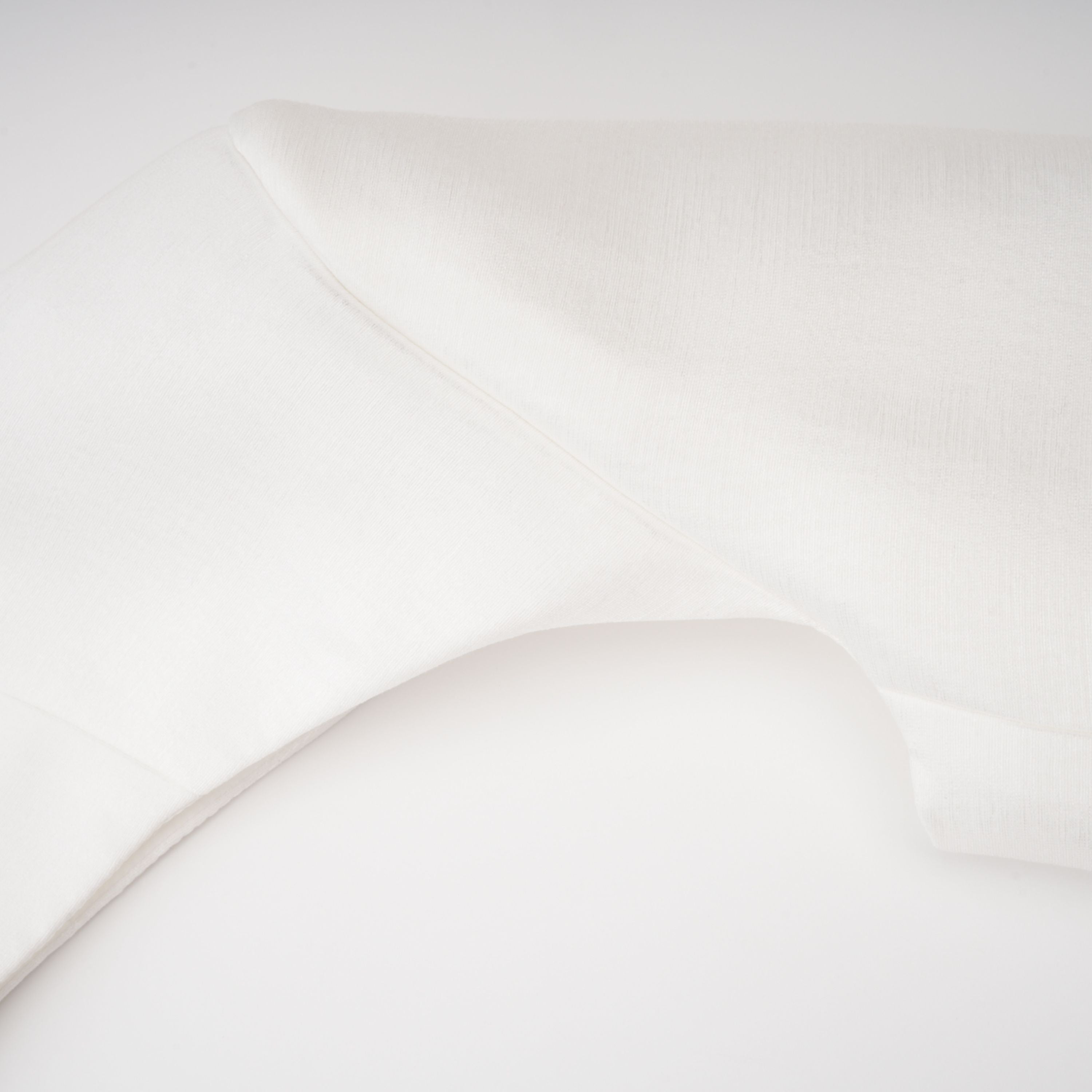 Dulcie – Weißes Jacquard-Set mit Schal und Kleid mit Blumenmuster