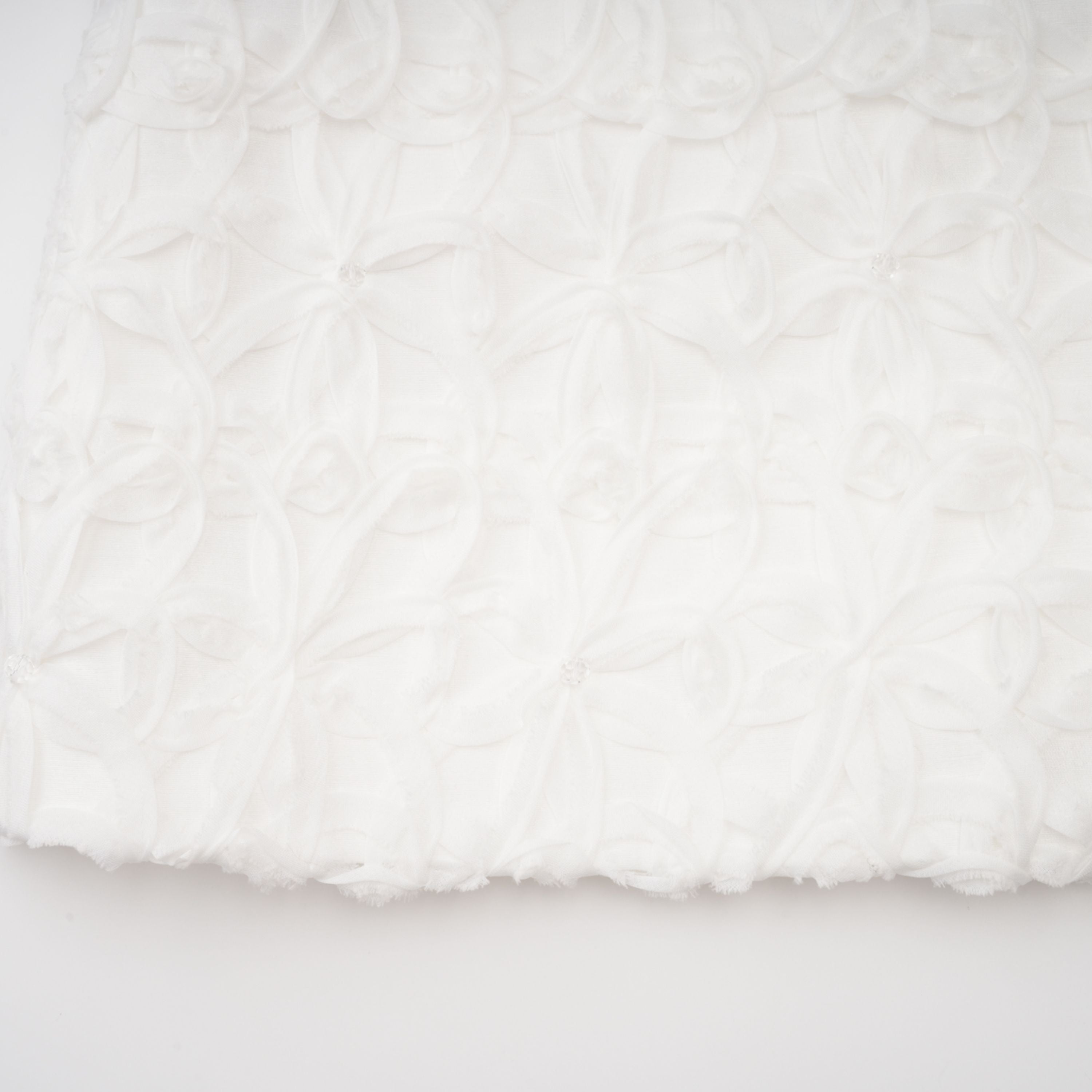 Dulcie – Weißes Jacquard-Set mit Schal und Kleid mit Blumenmuster