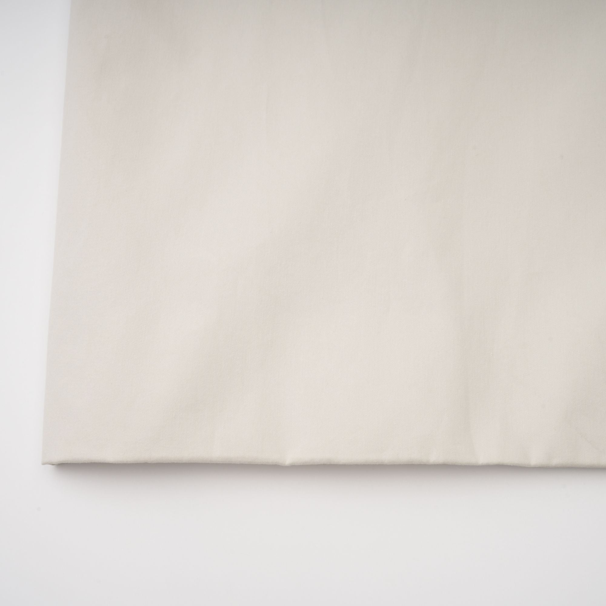 معطف ترينش طويل أبيض مزدوج الصدر من بروير.