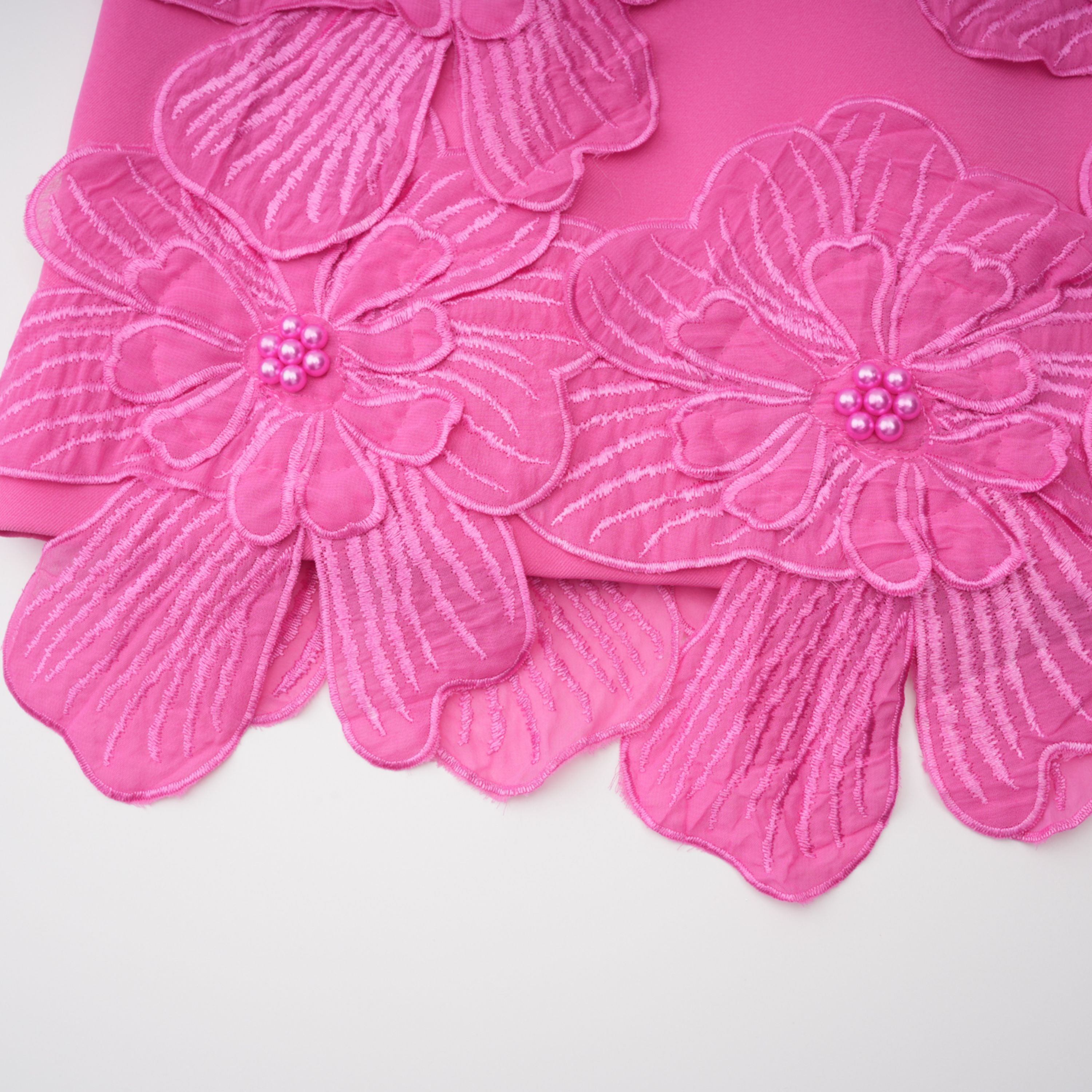 Miss Rosier ピンク　フラワー　ミニワンピース　フリル Fleurine Hot Pink Floral Appliqué Mini Dress