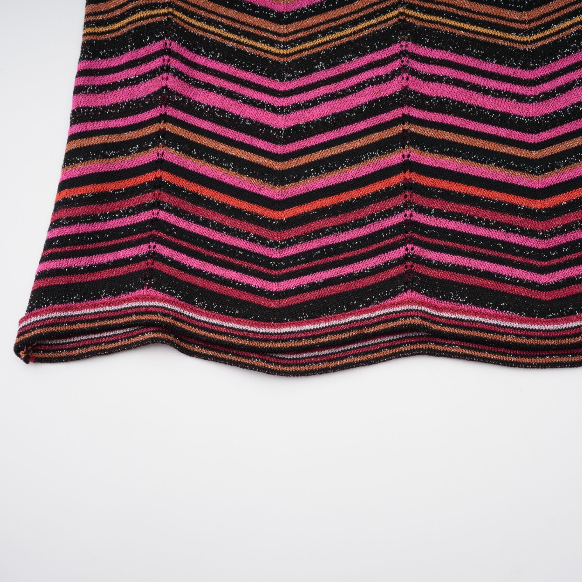 طقم كلوي الأحمر المخطط المحبوك المتناسق