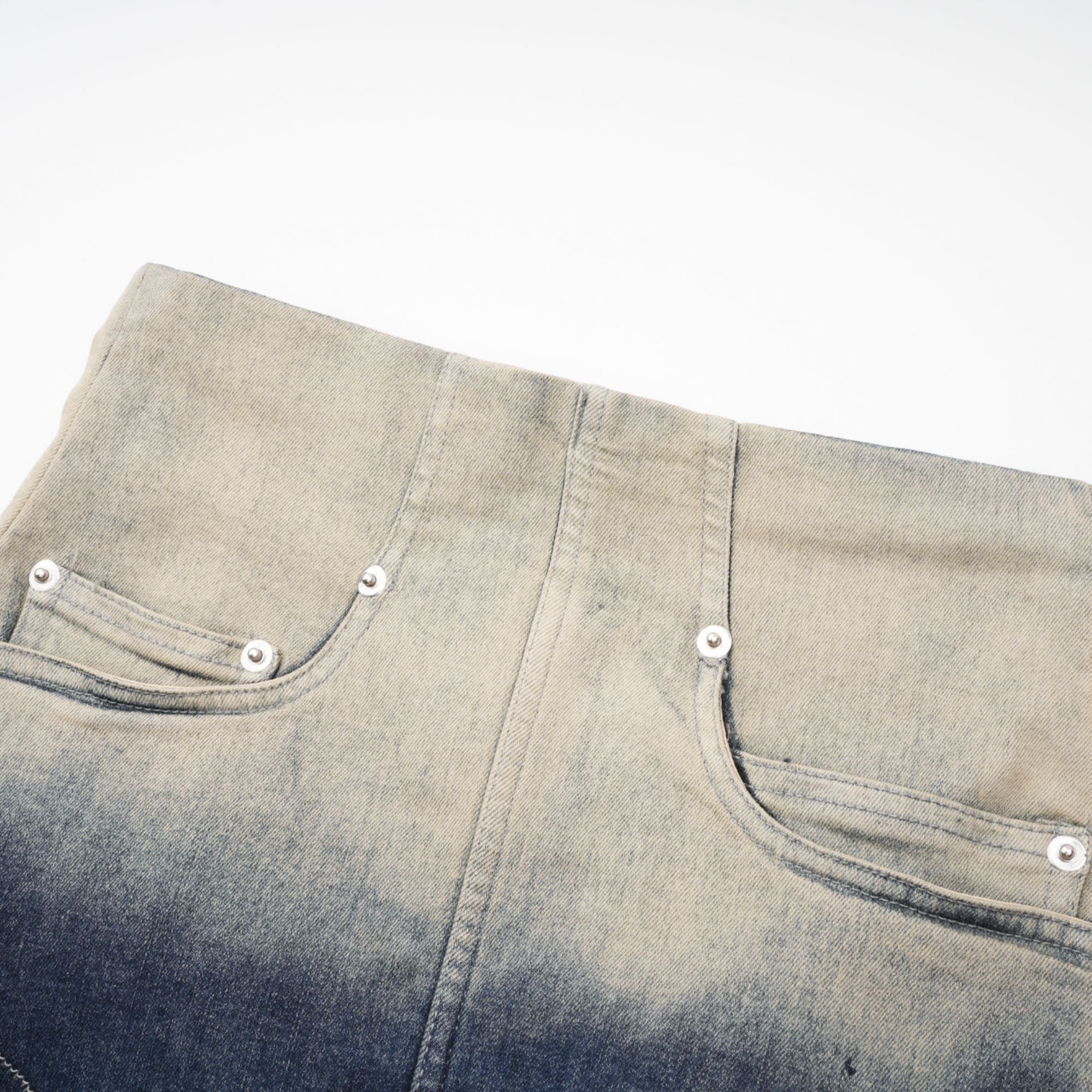 Pantaloncini tagliati in denim Jadore 