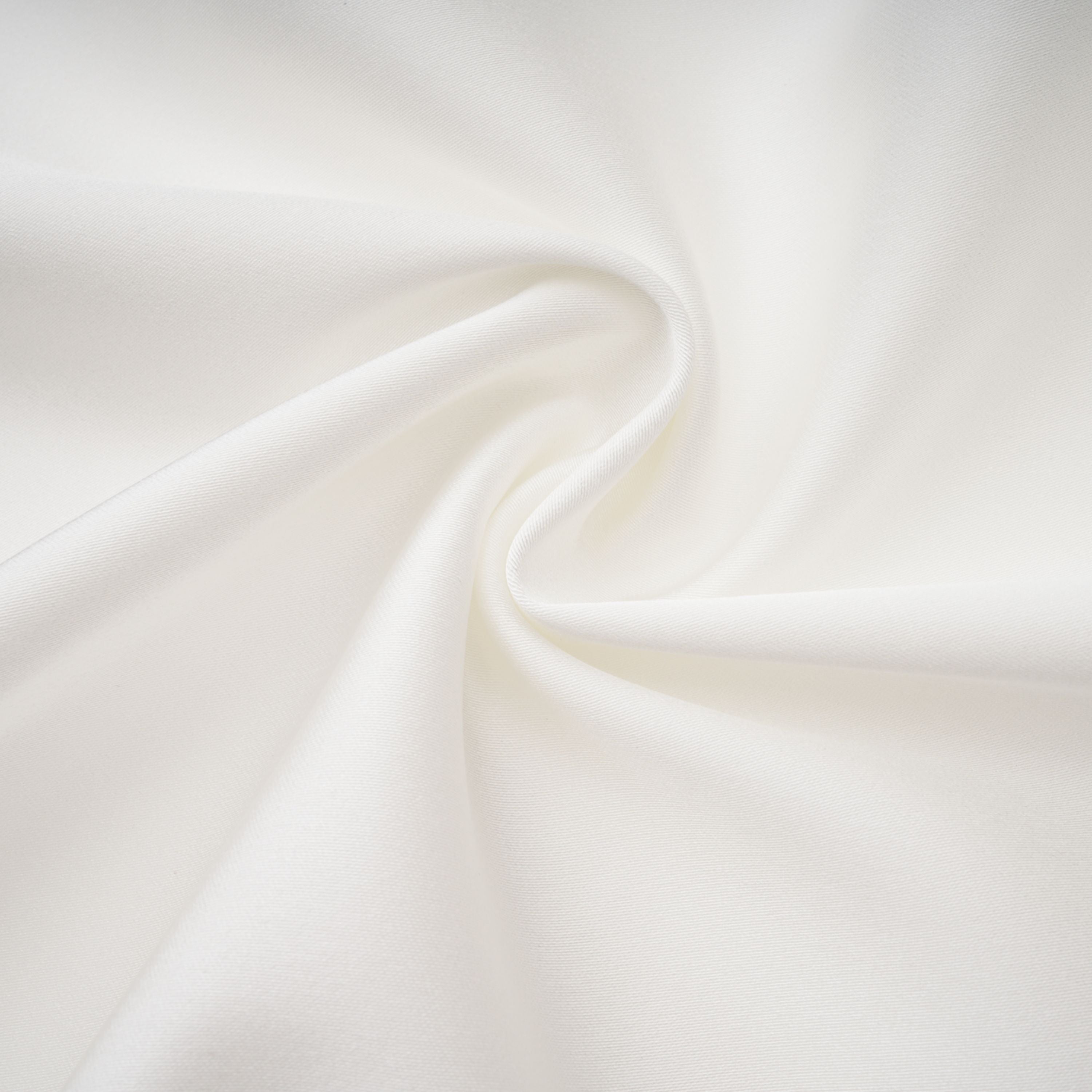 فستان طويل بأكتاف مكشوفة من الدانتيل من فيكتور وايت