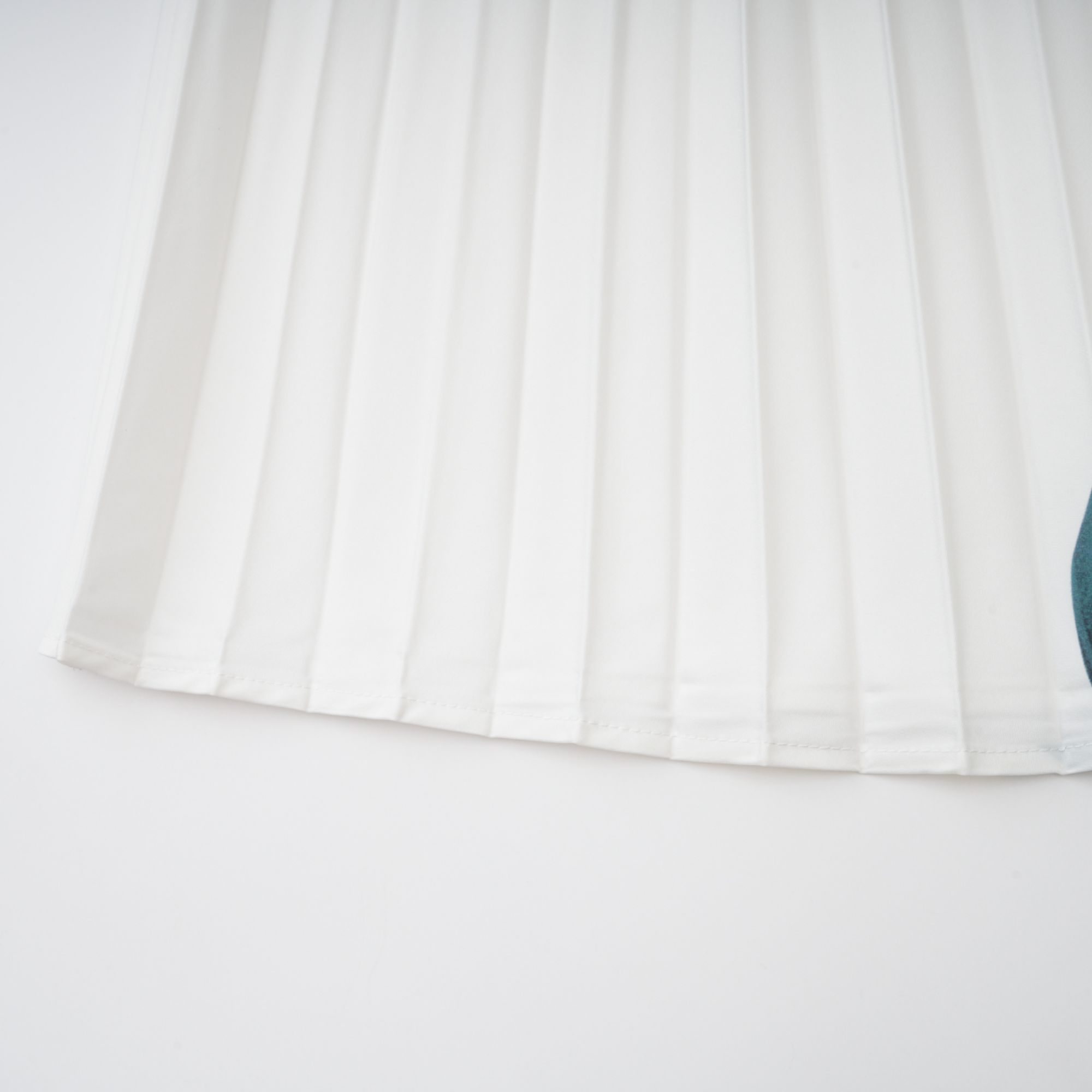 Pétale Weißes Maxikleid mit Rosenapplikation