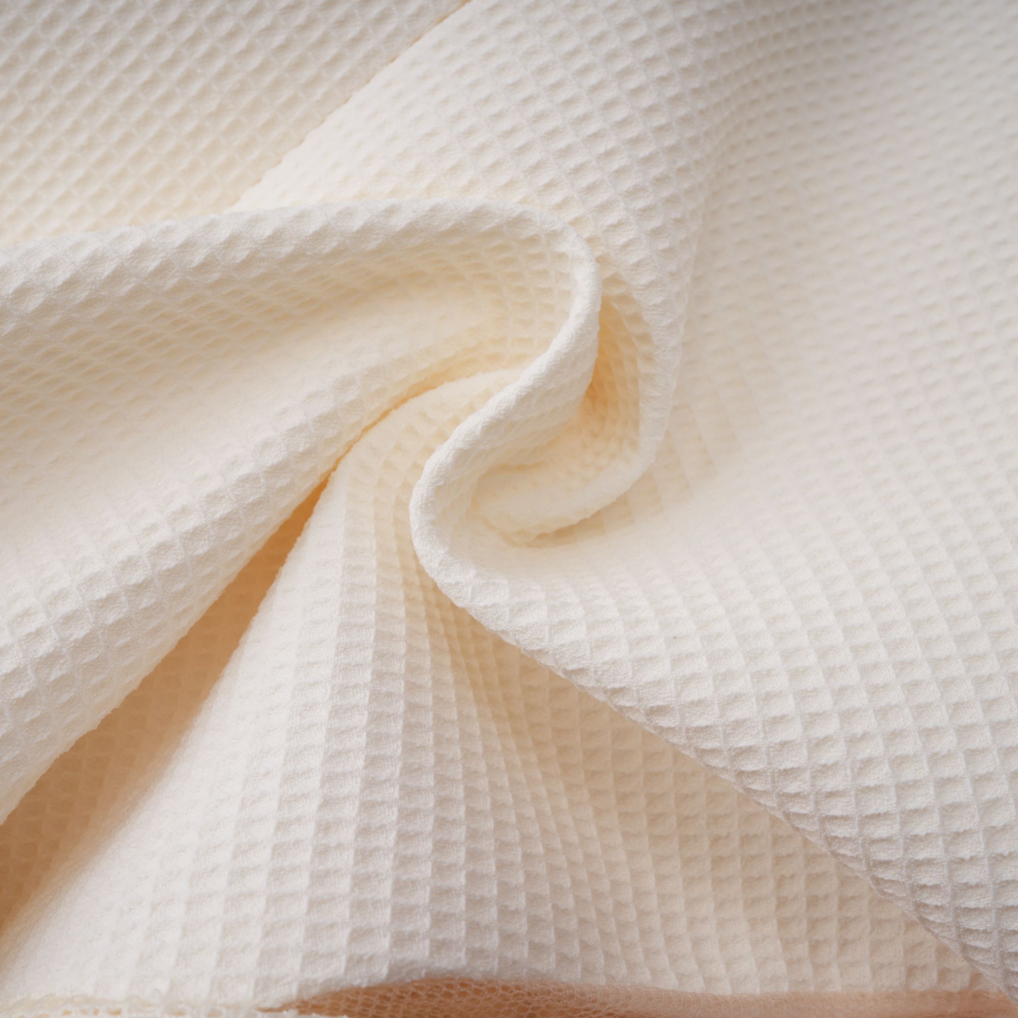 فستان مايل الأبيض القصير المطرز بالزهور 