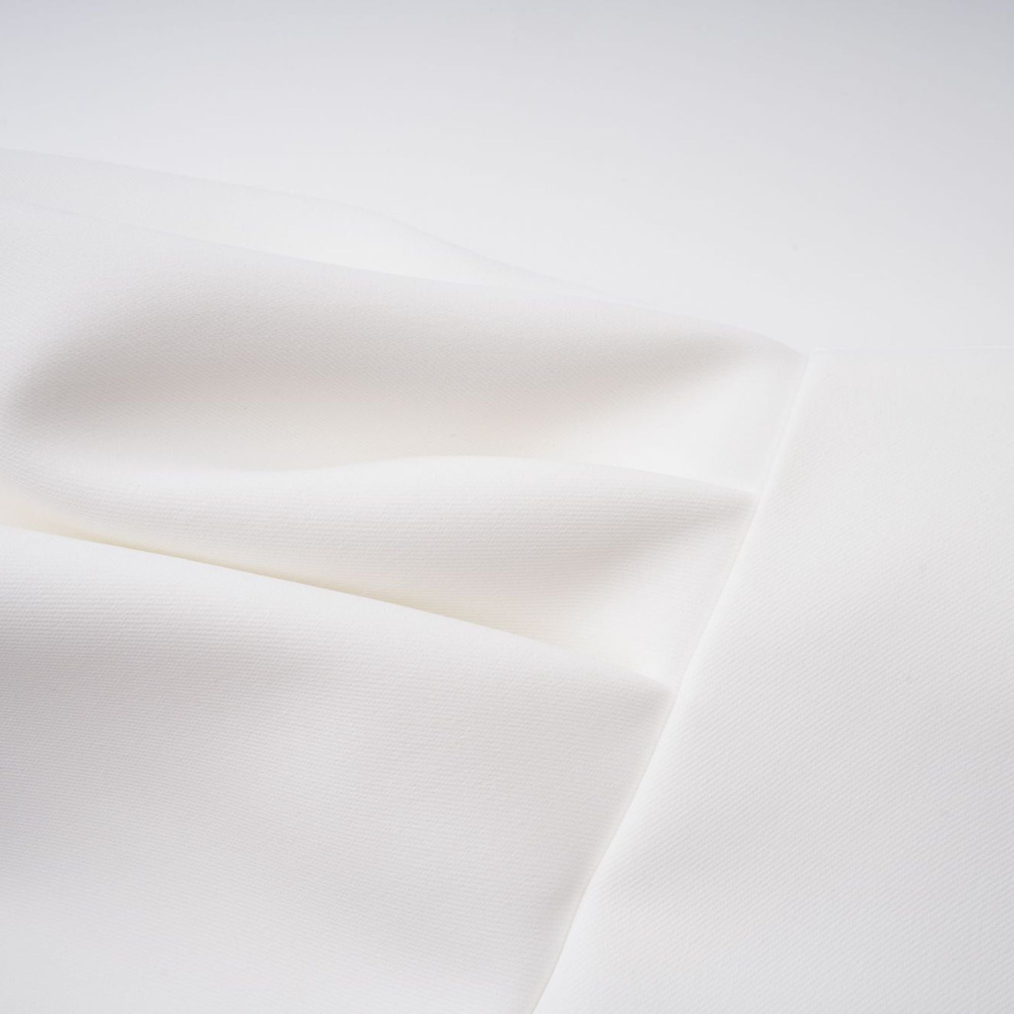 Irène – Weißes Midikleid mit Pailletten- und Blumenstickerei