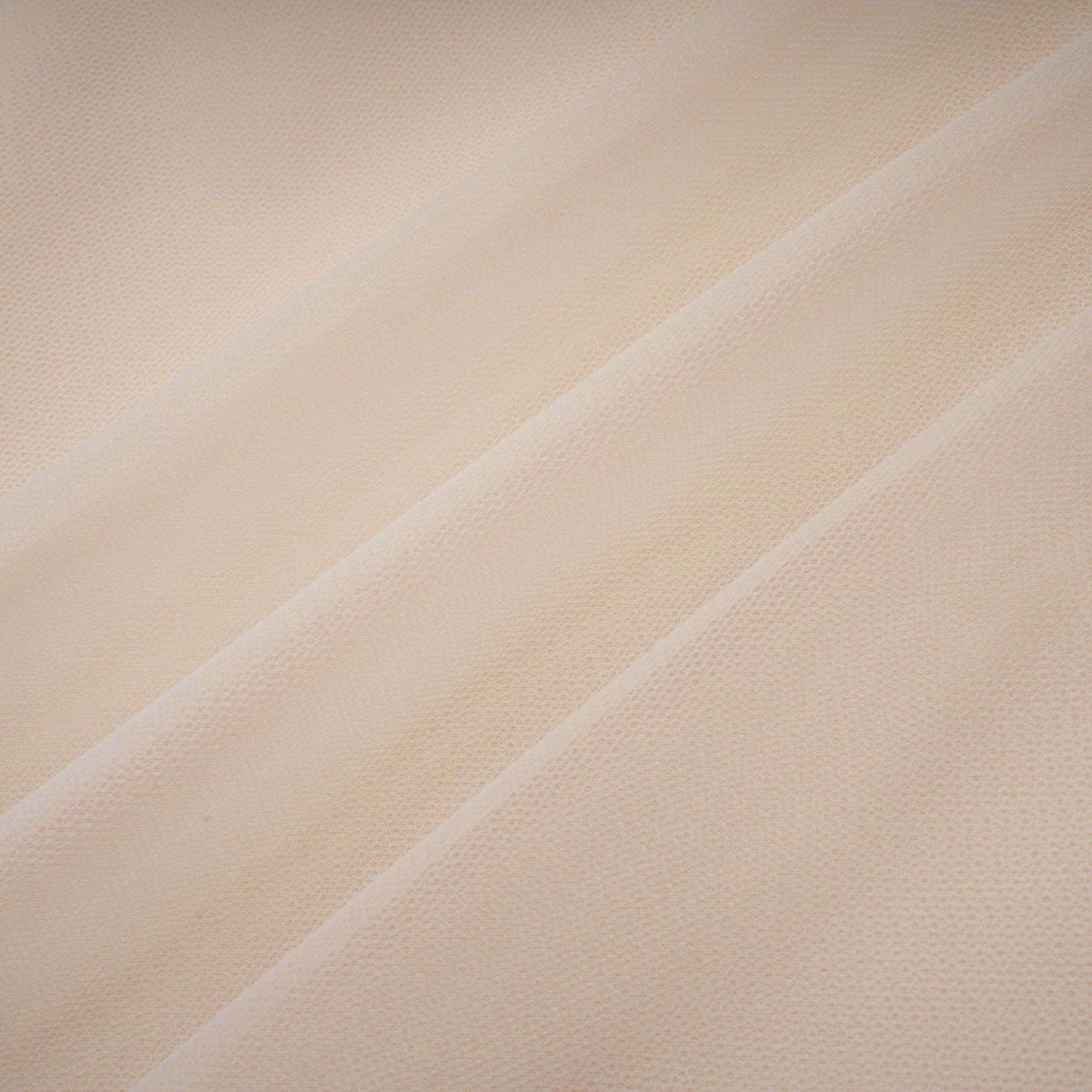 فستان كابوسين ماكسي من التول المطرز بالورود