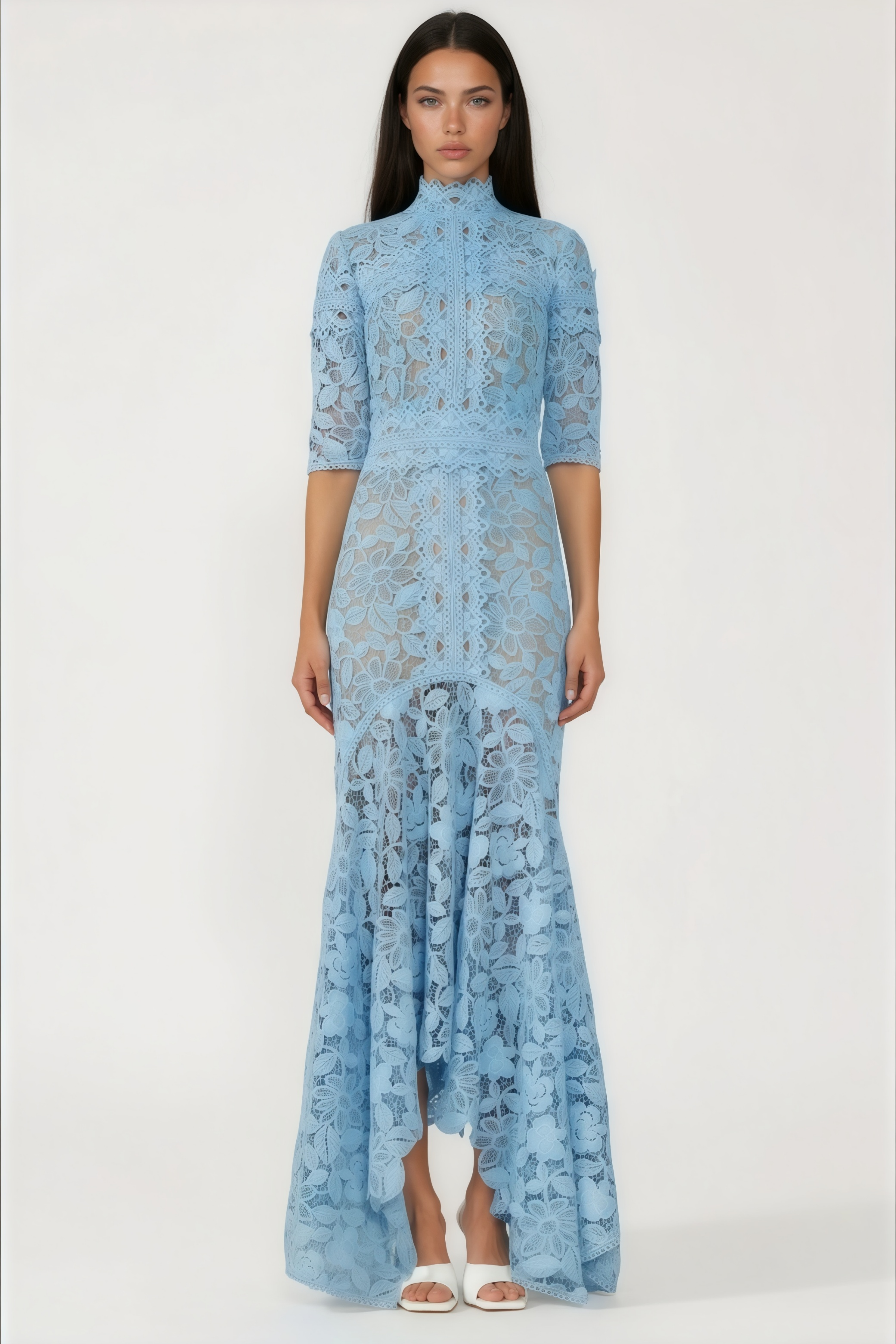 فستان طويل بقصّة حورية البحر من الدانتيل المزين بالزهور من دانييلا بلو