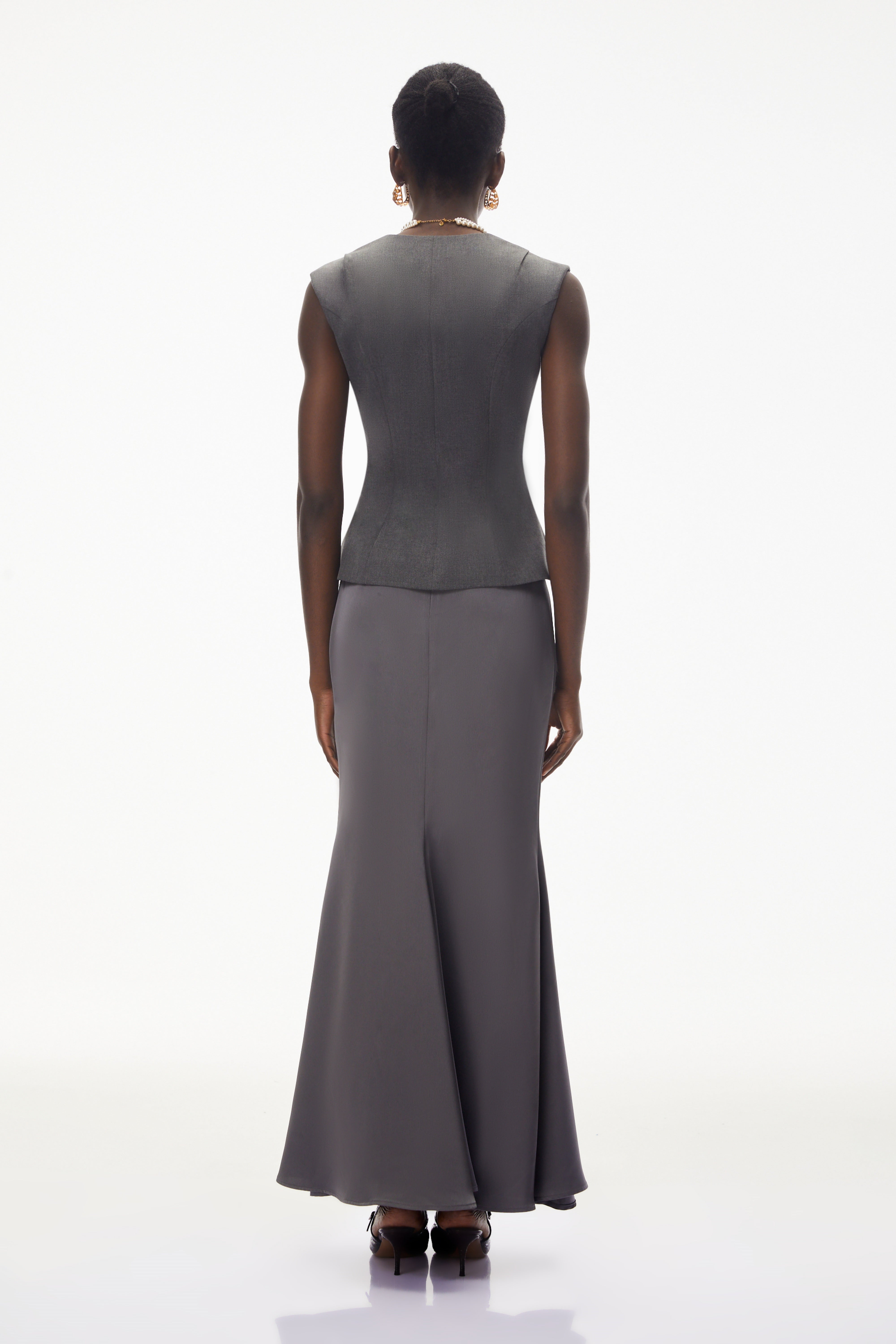 Set aus ärmellosem Oberteil und Fishtail-Rock von Delaram Grey