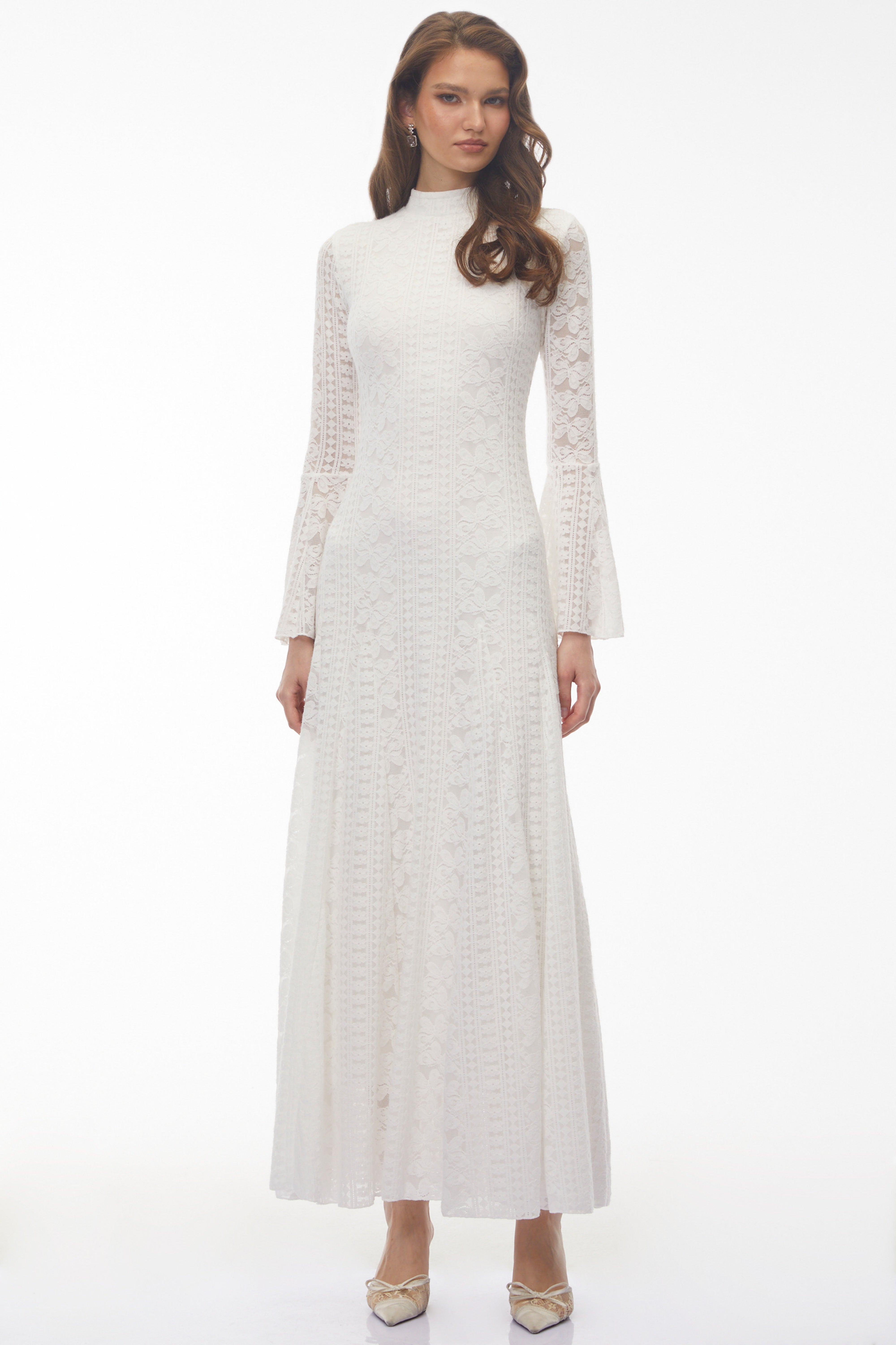 Robe longue à col montant en dentelle florale blanche de la marque Ditheto