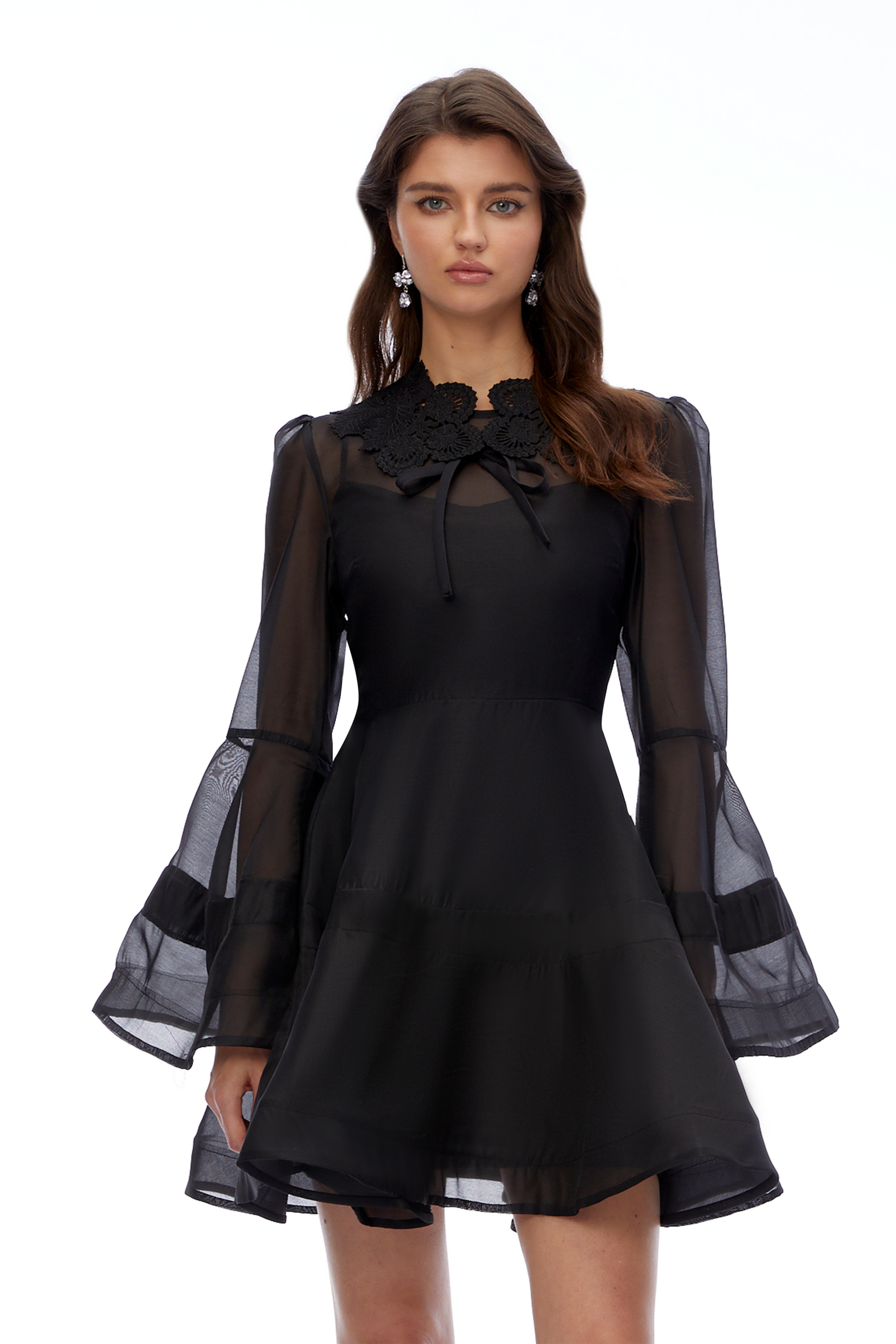 Mini-robe Effie Black semi-transparente à volants et manches cloche