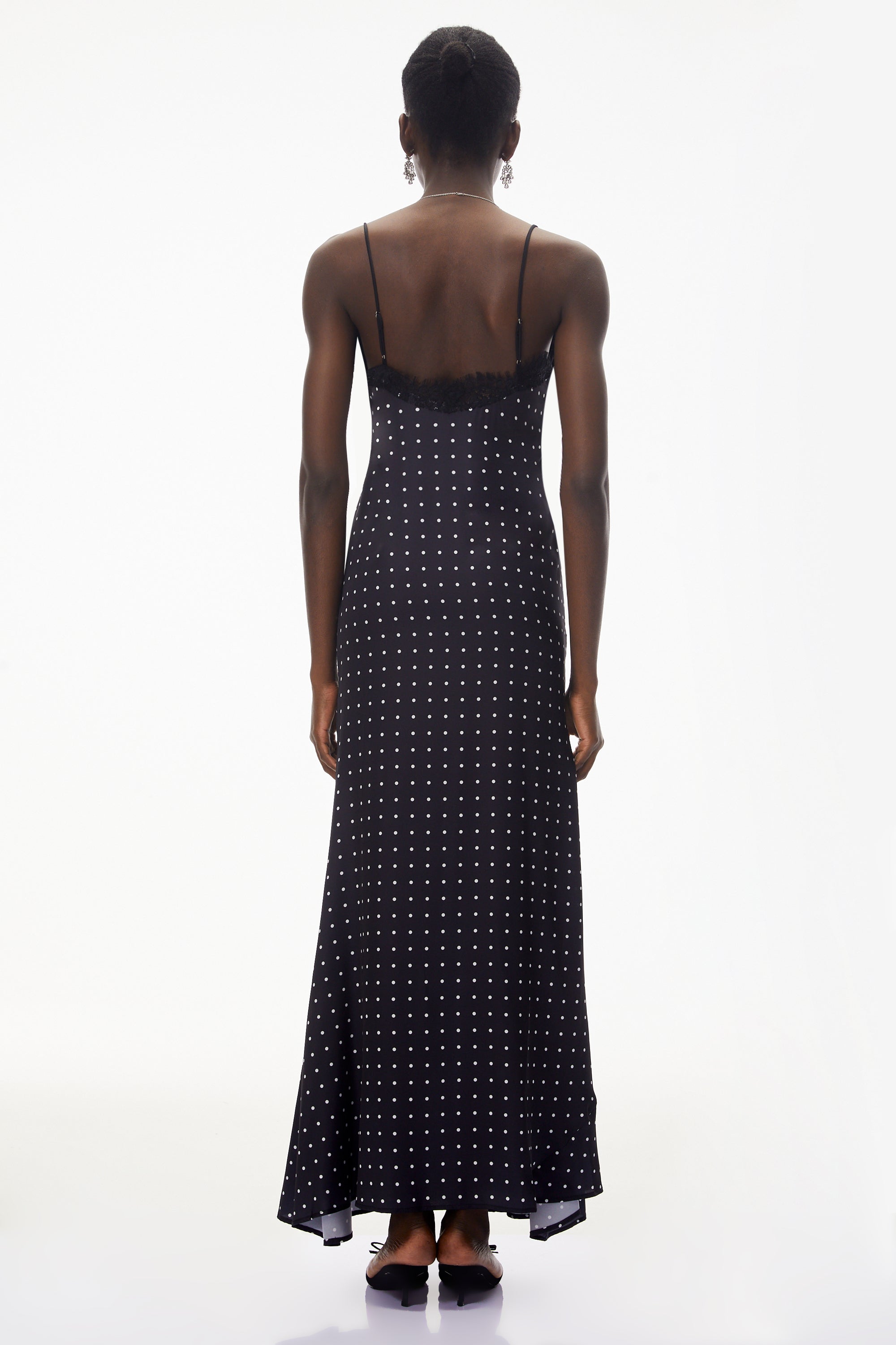 Eleanor – Maxikleid in Schwarz mit Polka-Dots und Spitzenbesatz