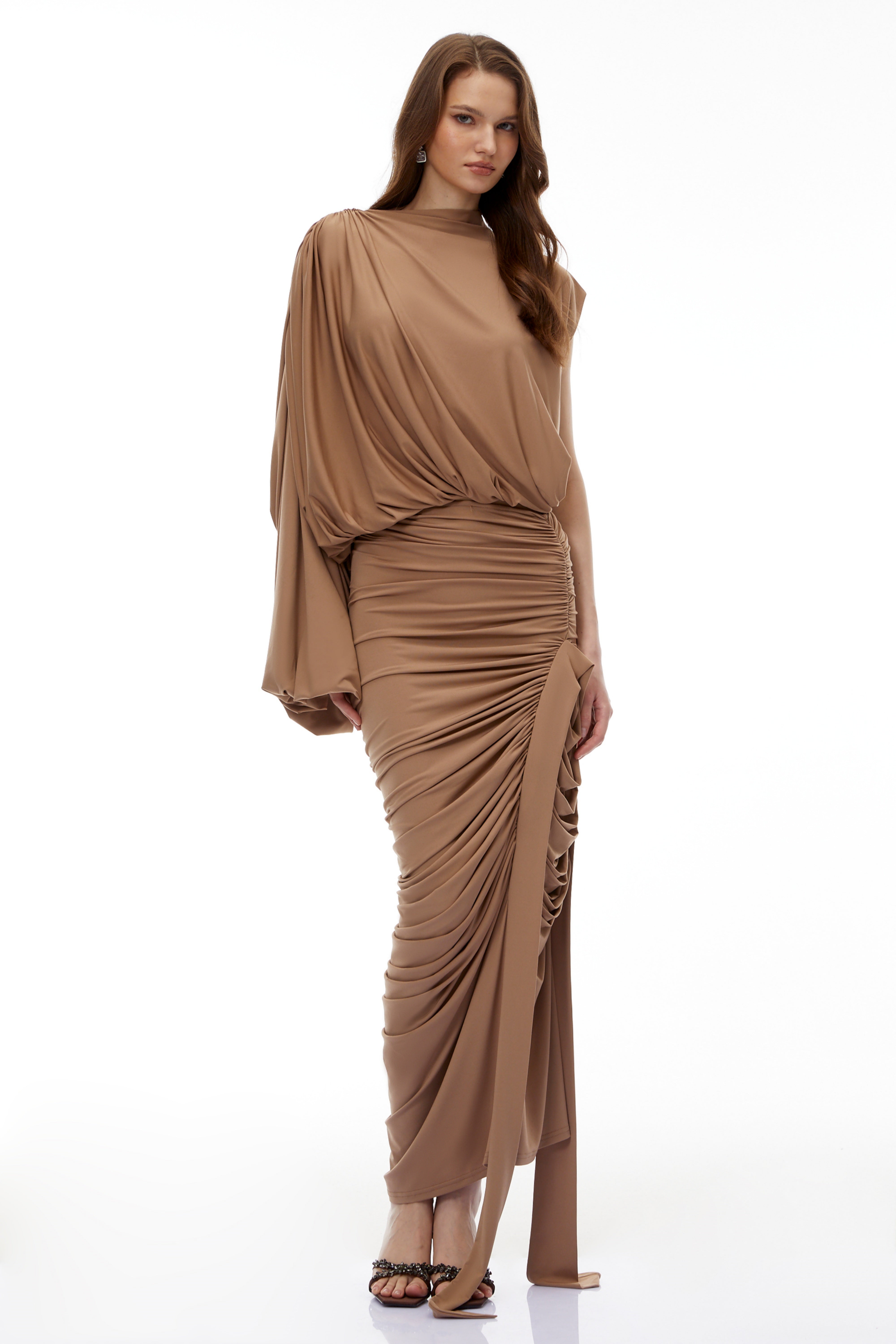 Elizabeth Camel – Asymmetrisches, drapiertes Maxikleid