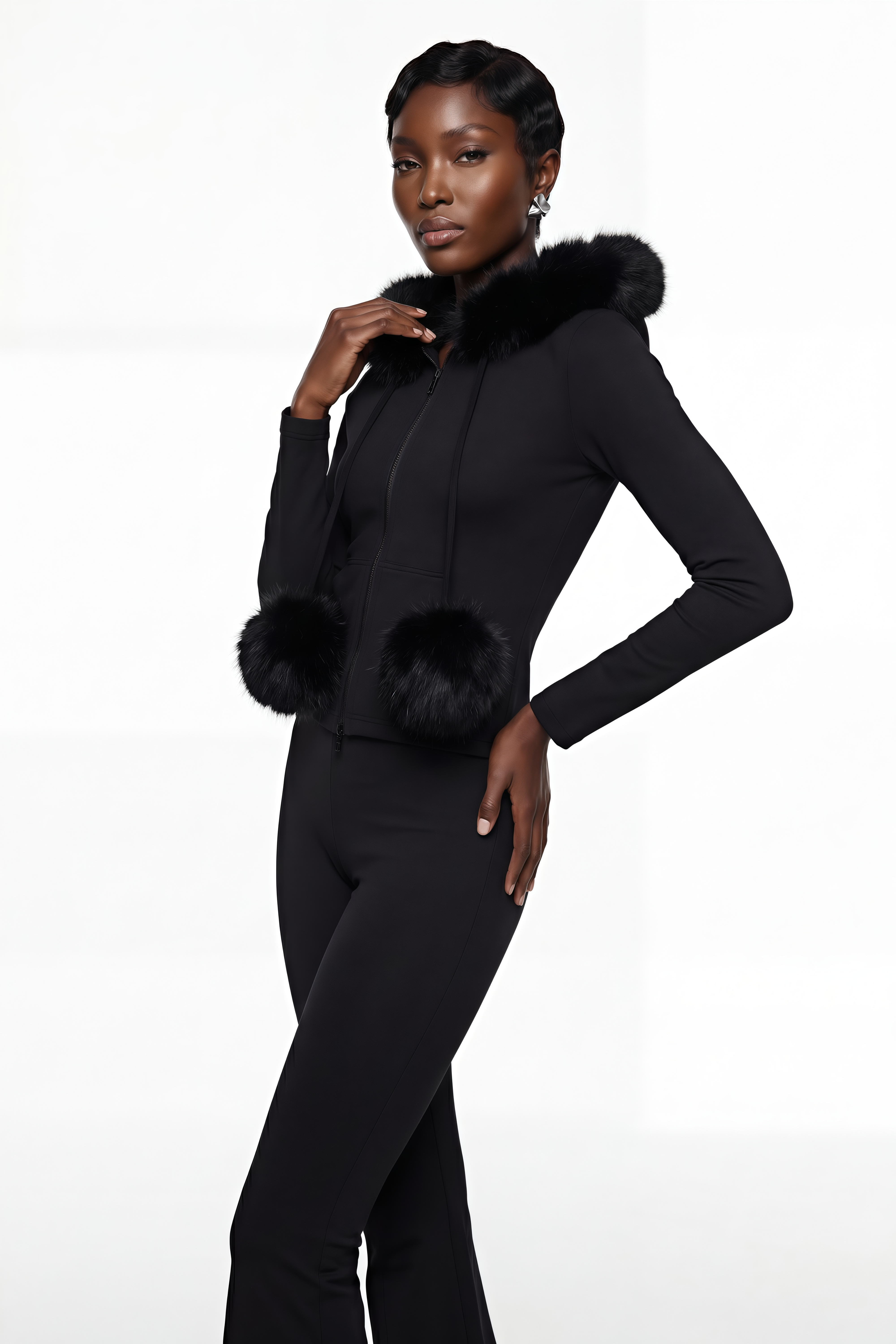 Elize Schwarze Kapuzenjacke & Ausgestellte Hose im Set