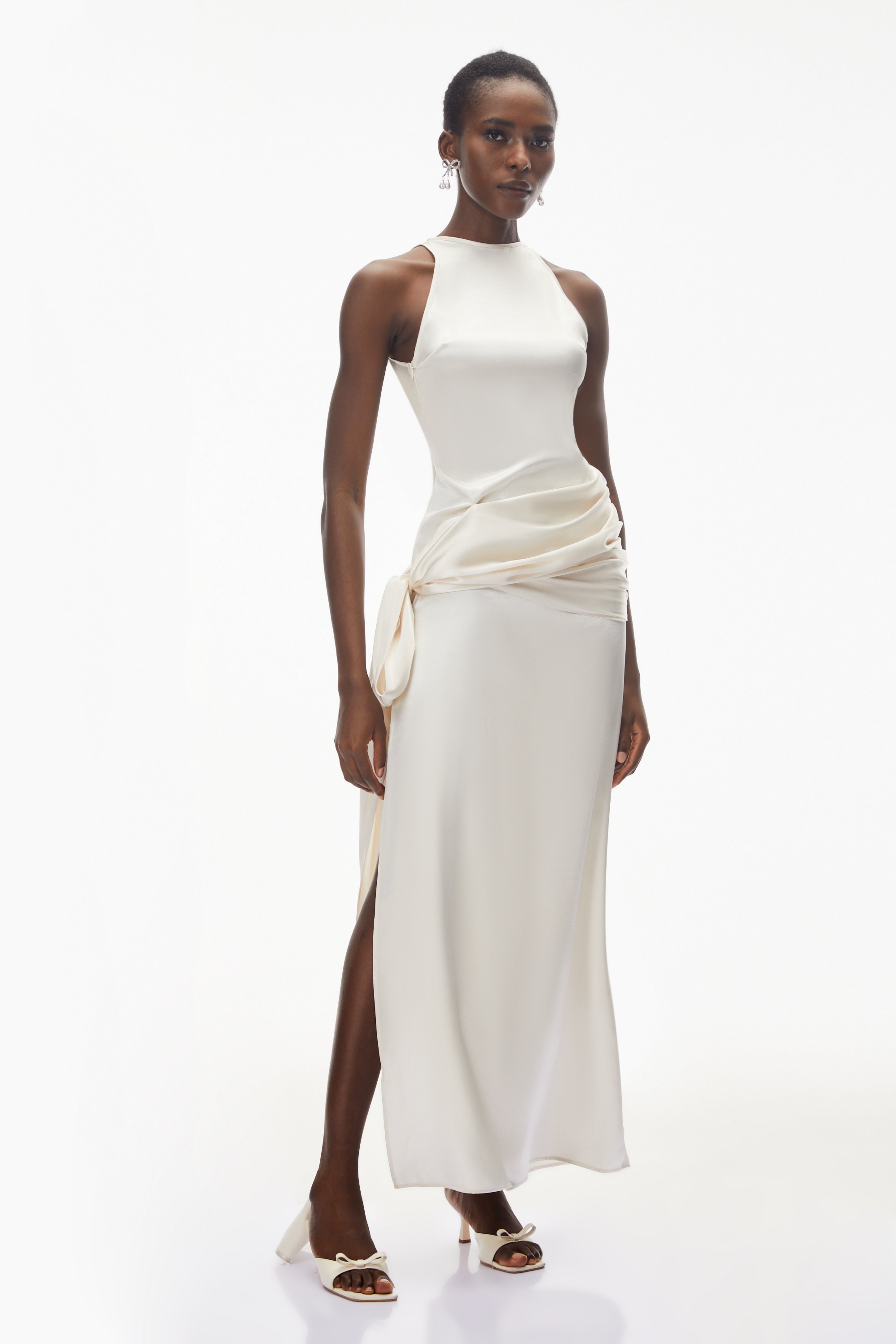 Robe longue en satin ivoire Emilia avec nœud