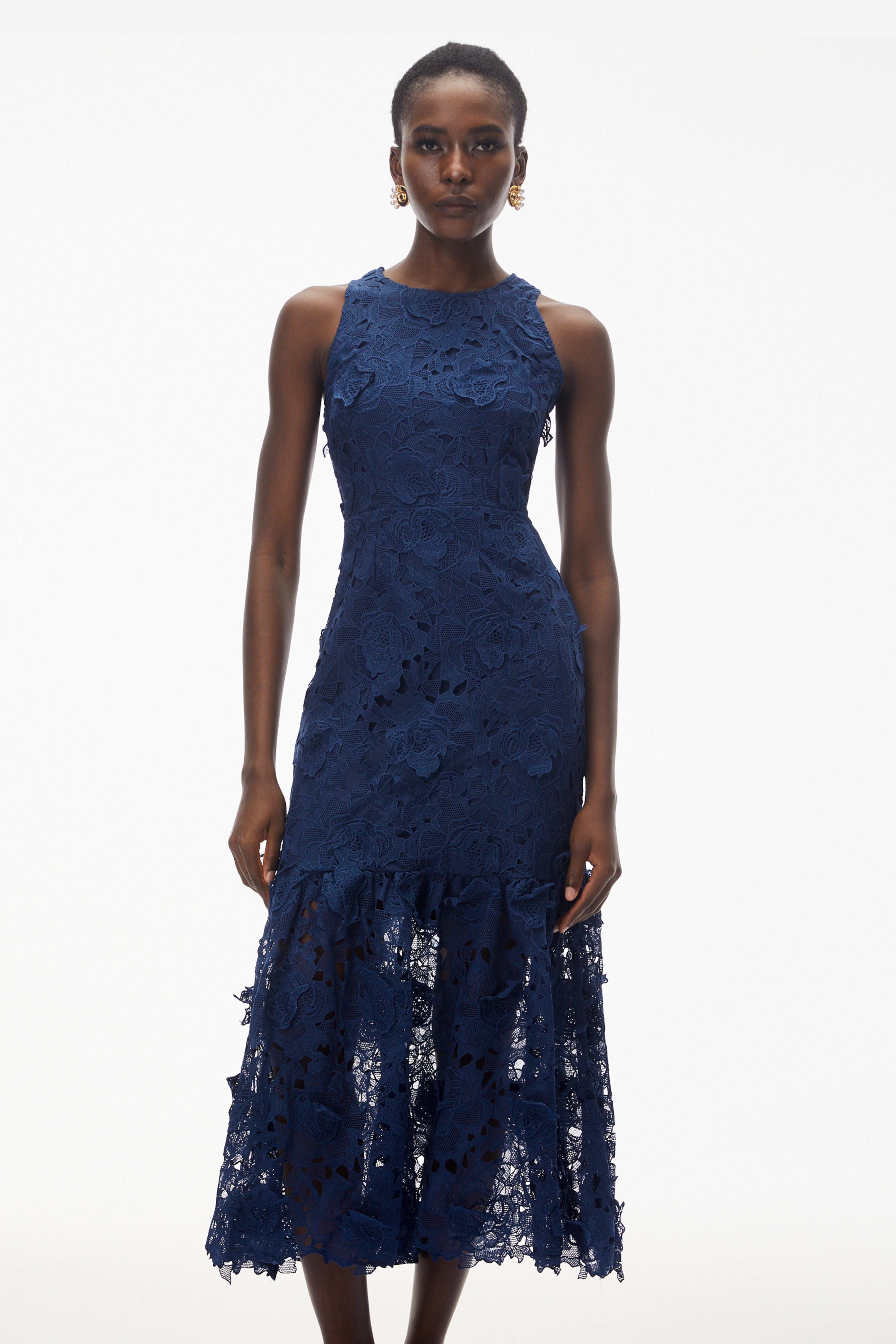 فستان ميدي أزرق من بريسيز بزخارف زهور ثلاثية الأبعاد