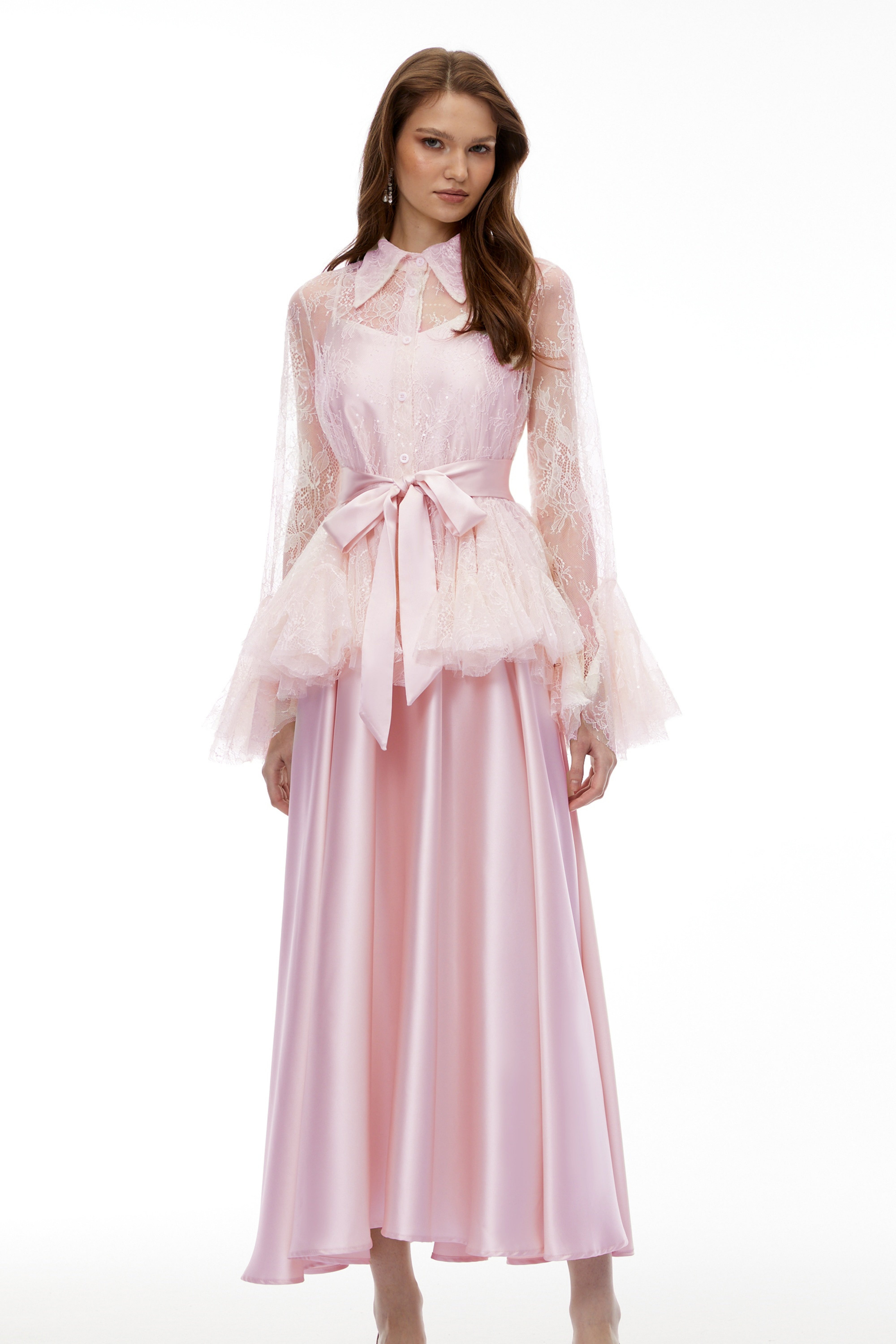 Set aus rosa, halbtransparenter Bluse und Kleid