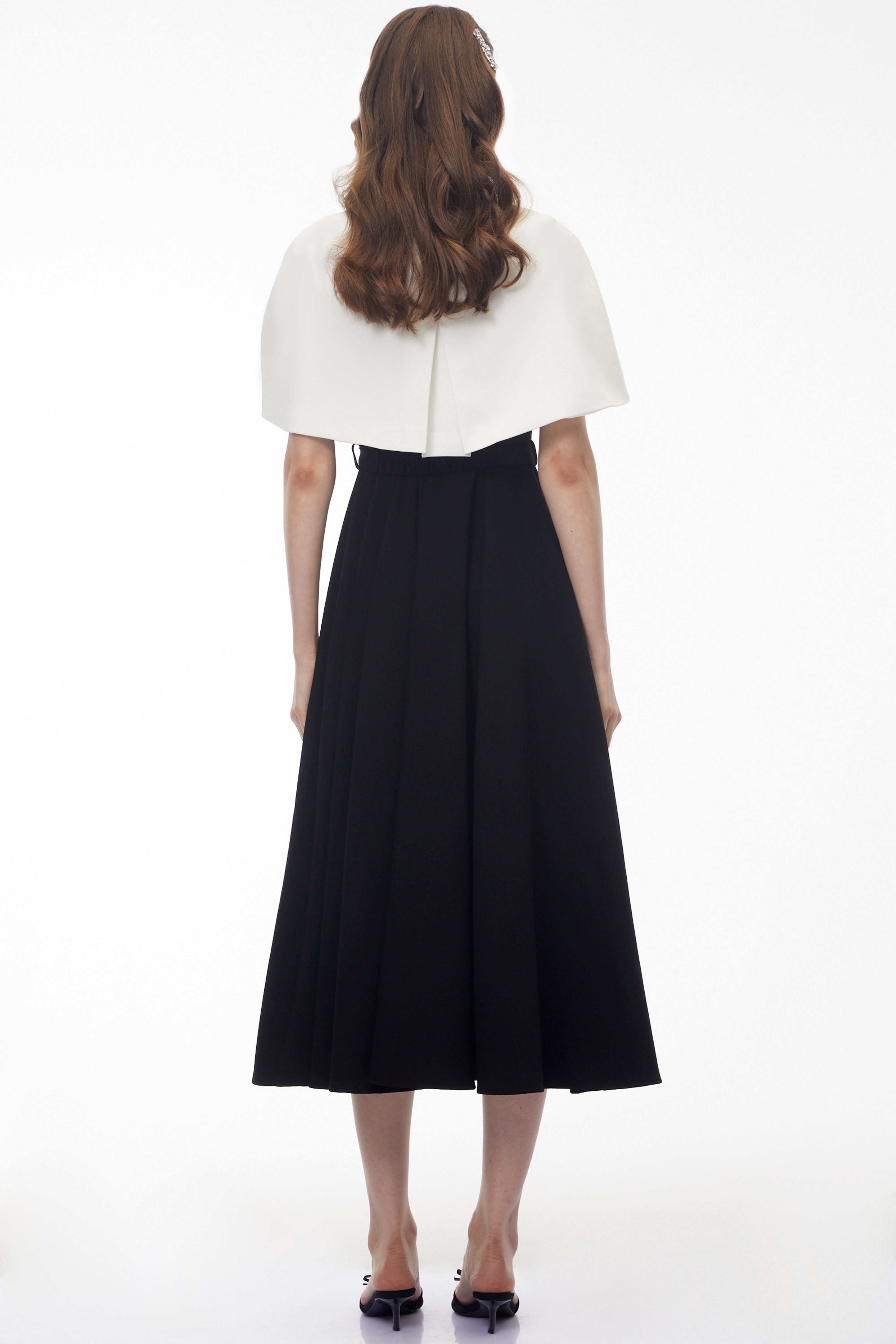 فستان ميدي من فيليسمينا بلون أسود مع تصميم بلوك كولور