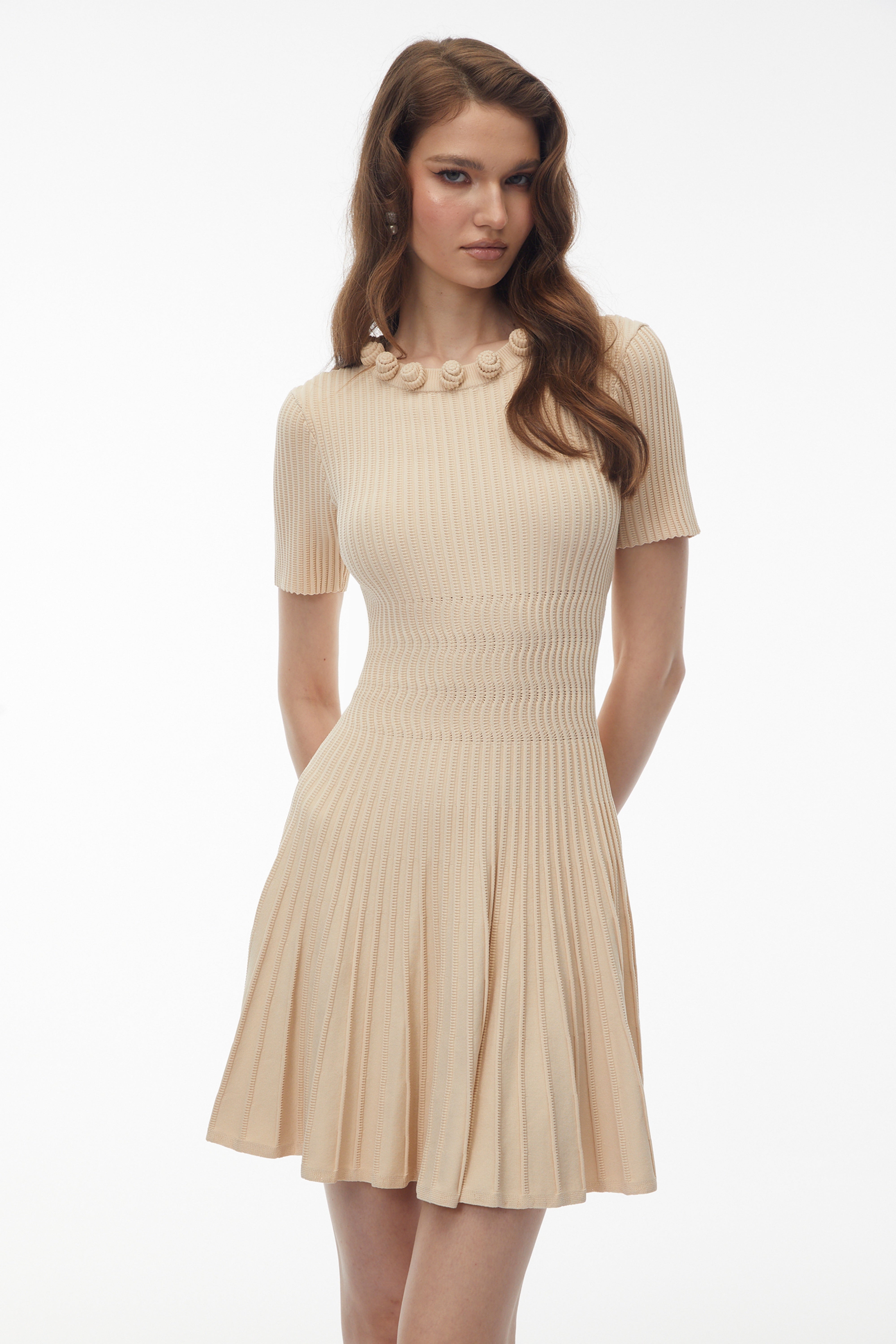 Galatea – Midi-Kleid aus geripptem Strick in Neutral