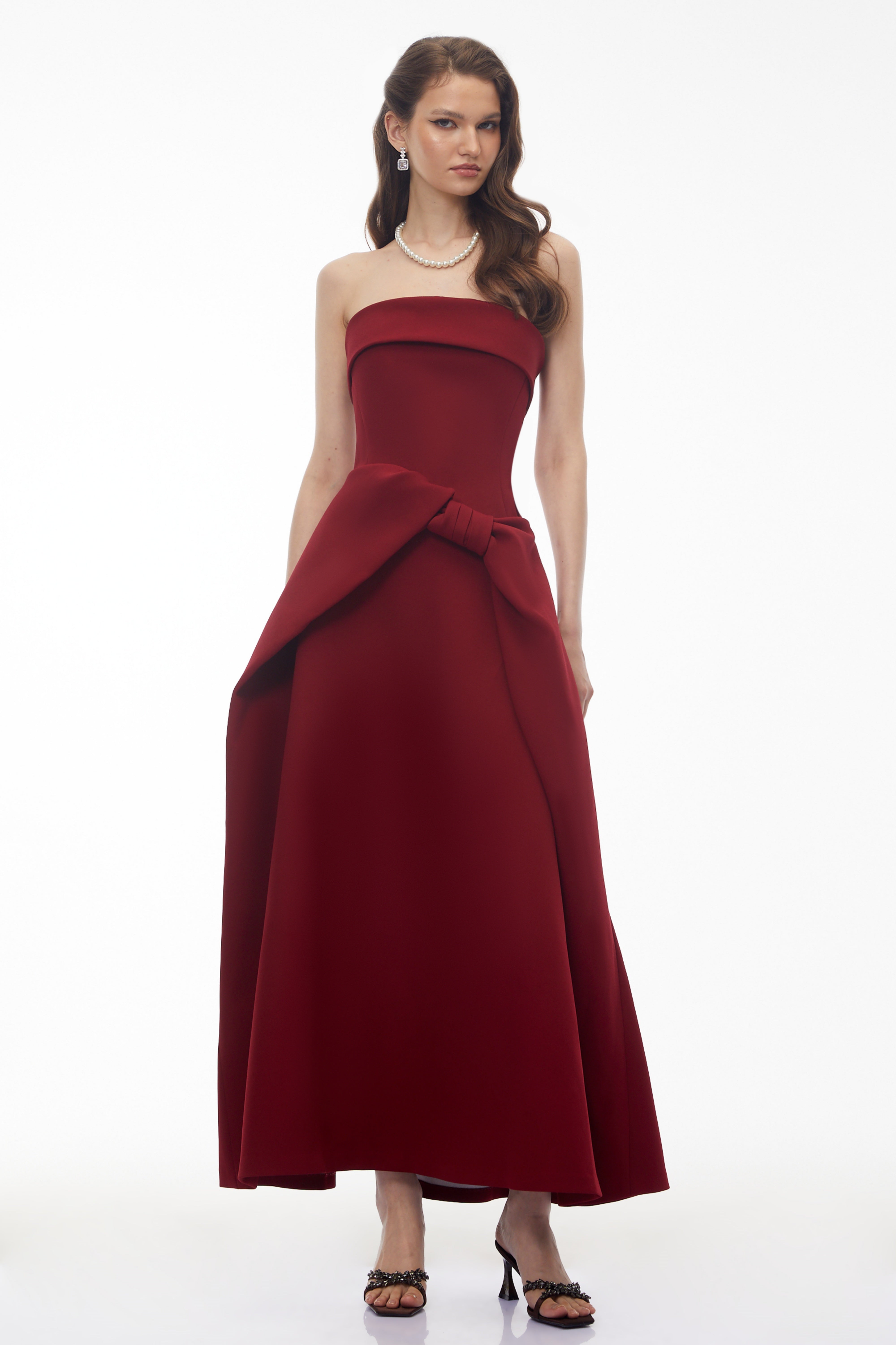 Robe longue à épaules dénudées Genoveva, couleur bordeaux, avec nœud