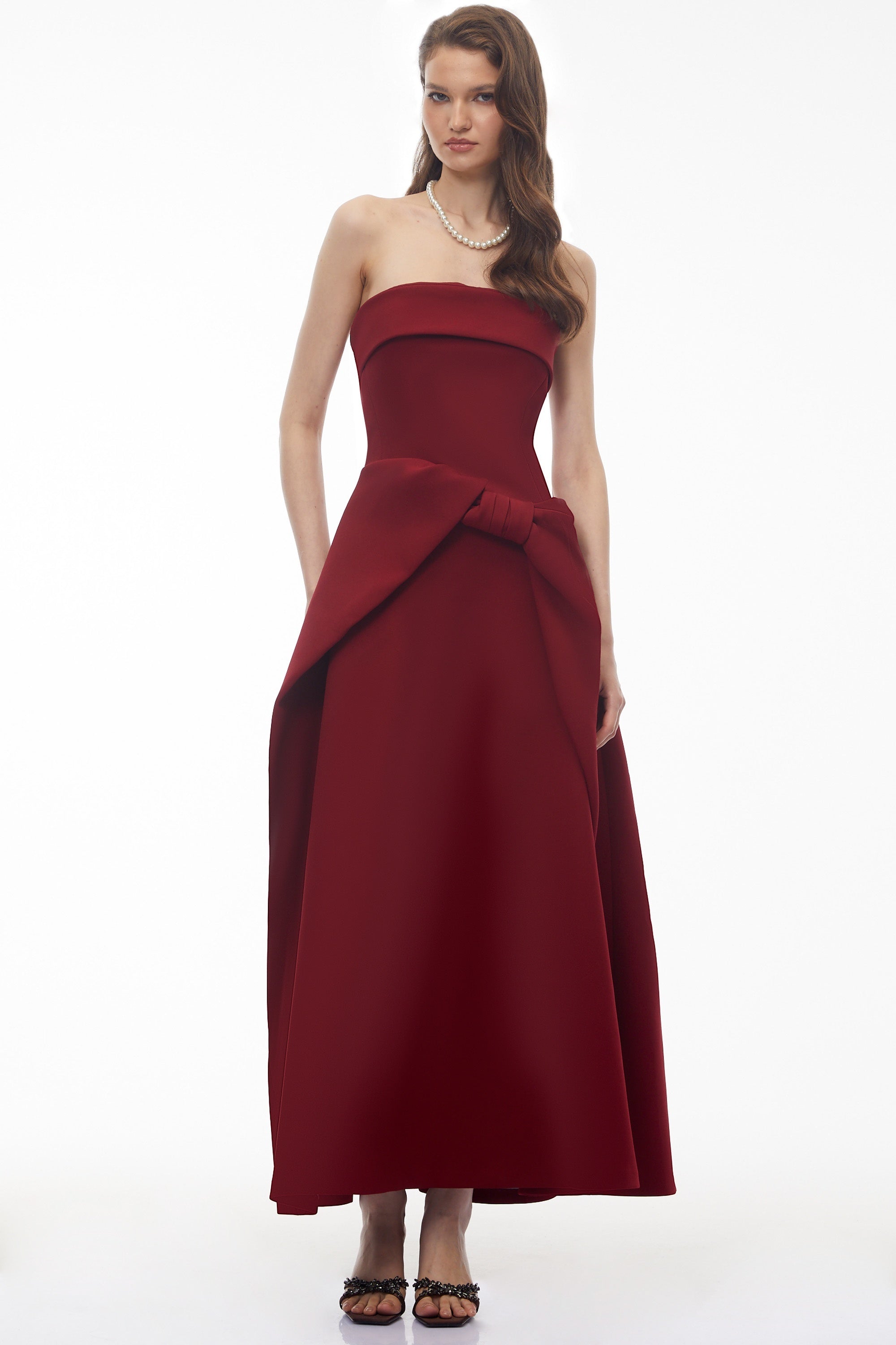 Robe longue à épaules dénudées Genoveva, couleur bordeaux, avec nœud