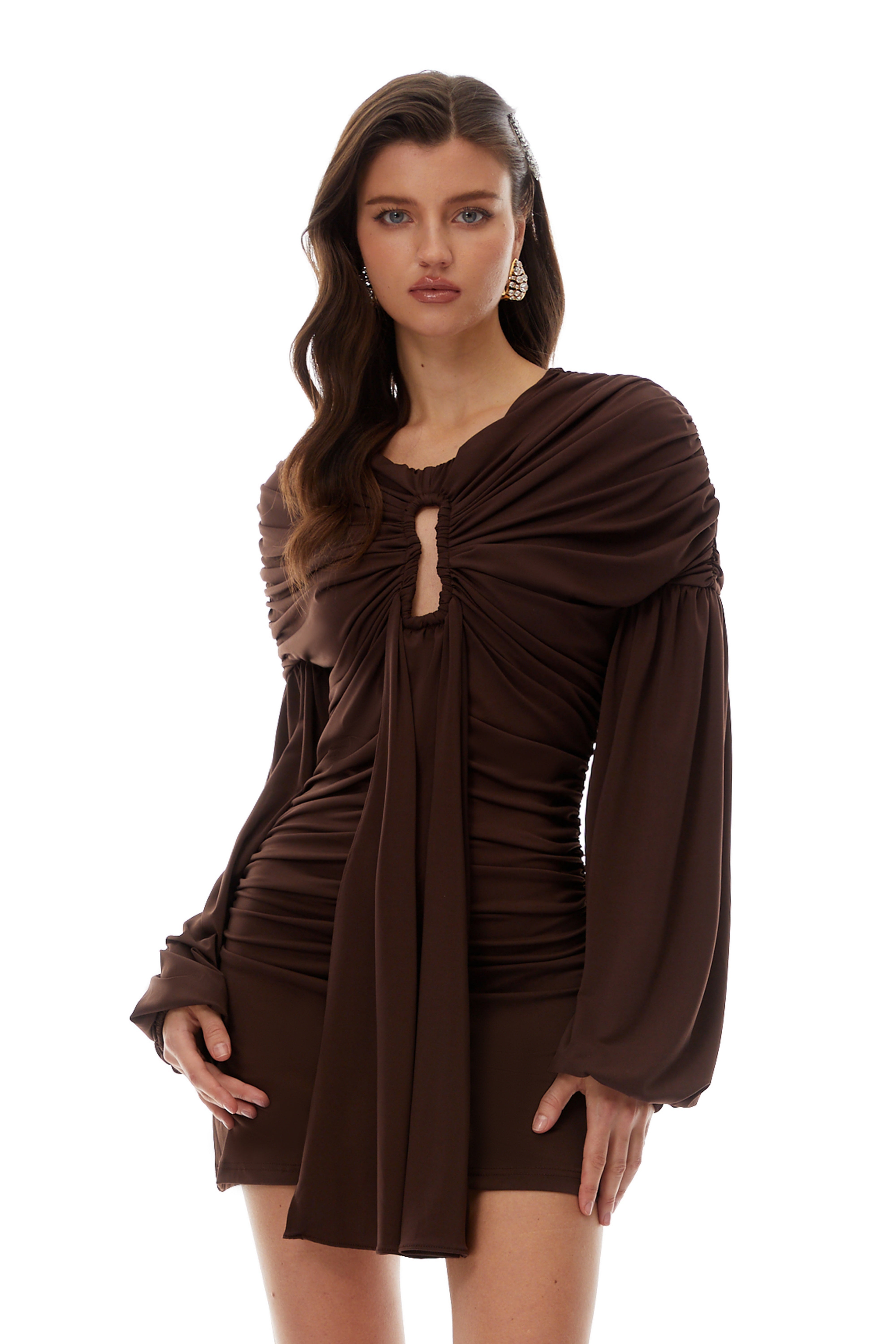 فستان قصير من جيلبيرت براون مزين بفيونكة