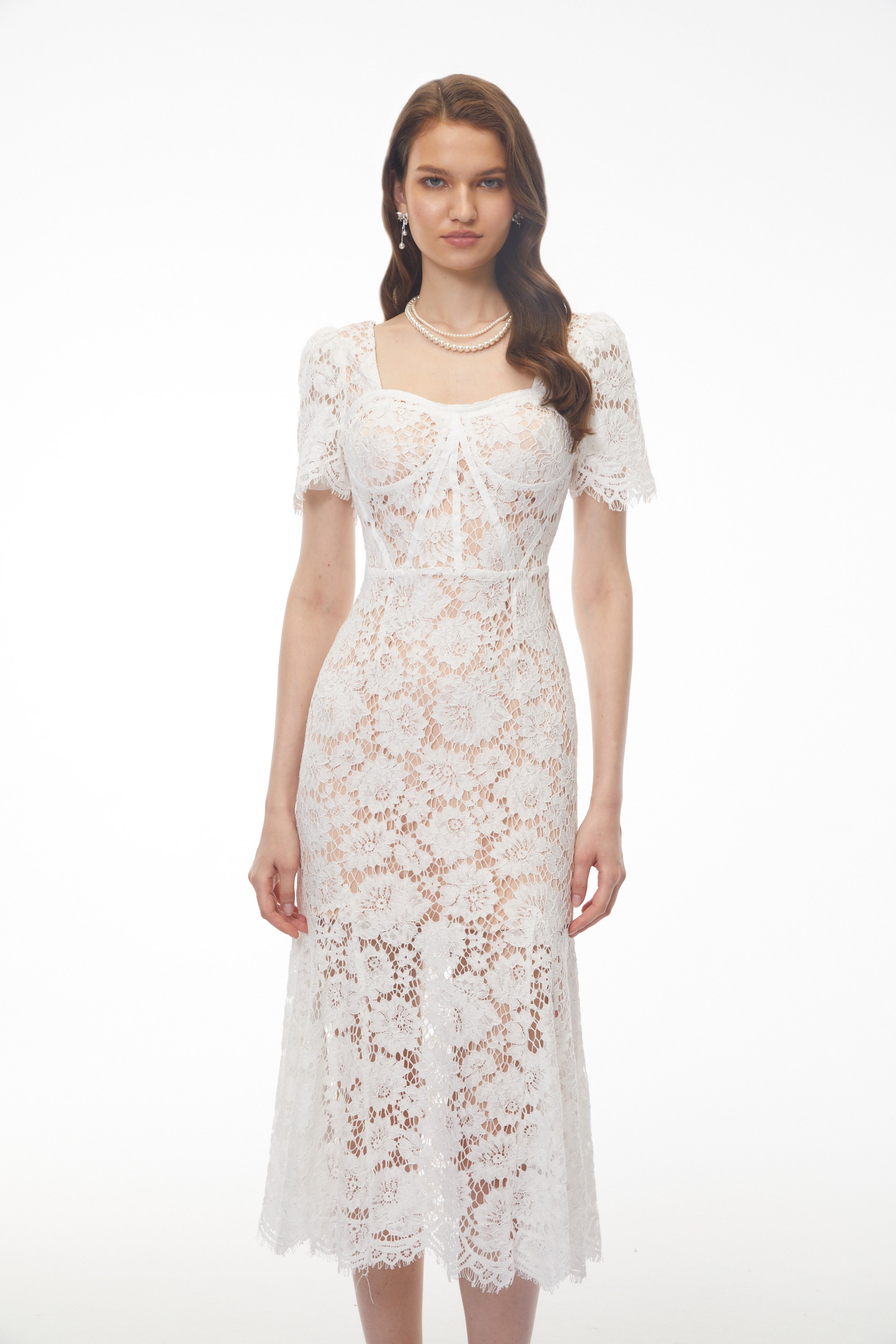 Robe mi-longue à manches bouffantes en dentelle à fleurs, couleur blanc cassé