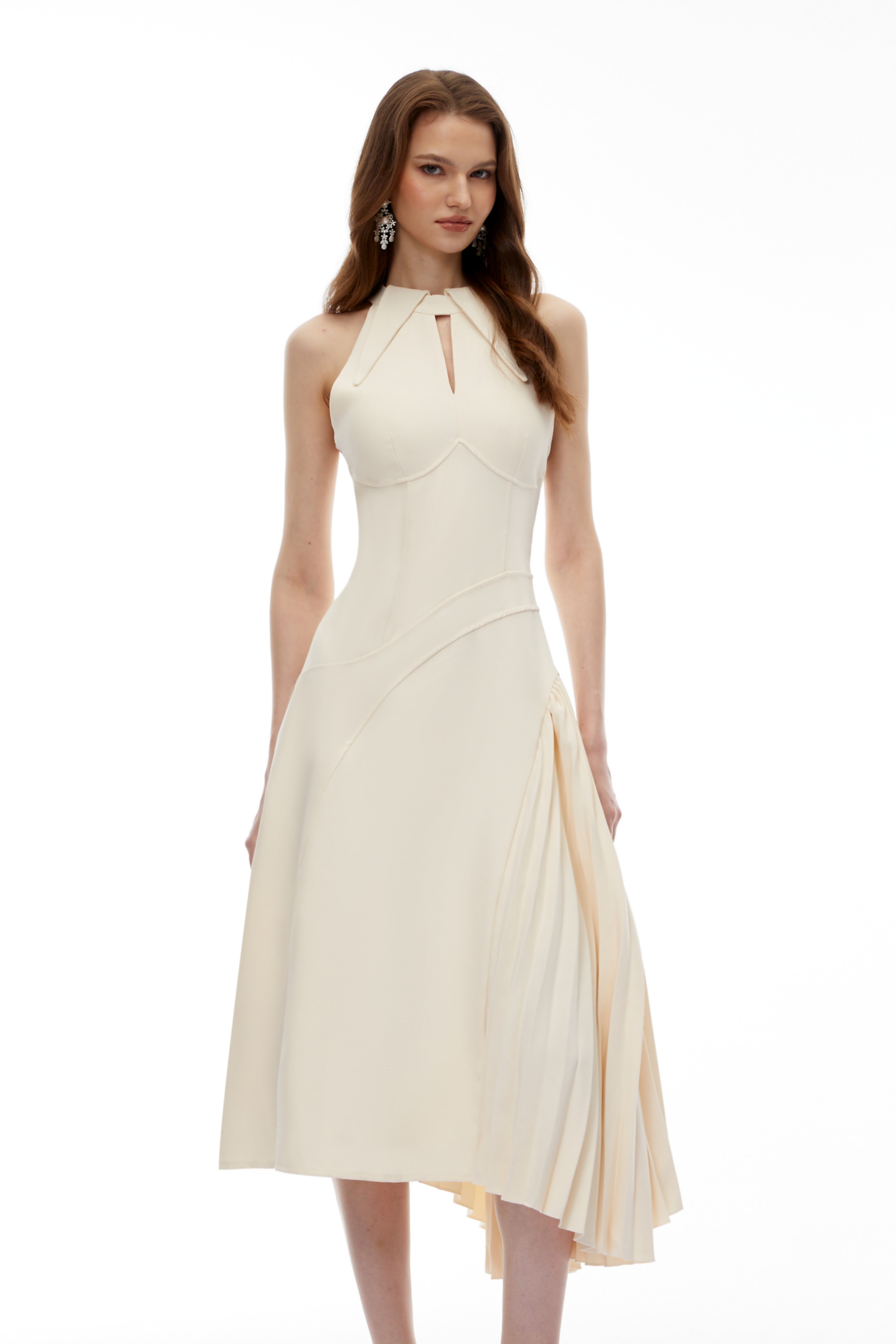 فستان ميدي من Griselda بياقة حلقية وكتفين مكشوفين وتفاصيل كشكشة