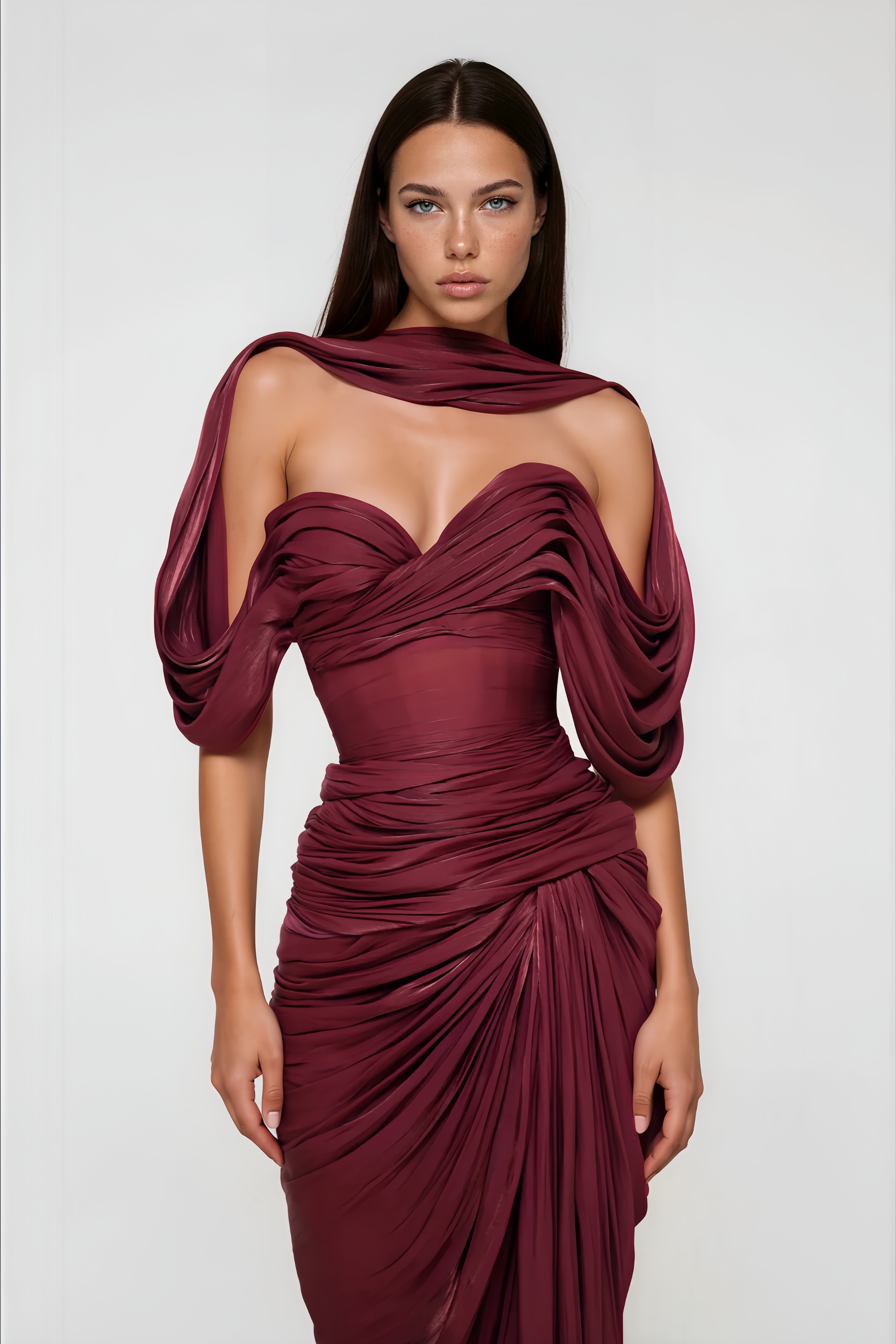 Asymmetrisches, drapiertes Maxikleid in Haselnussbraun