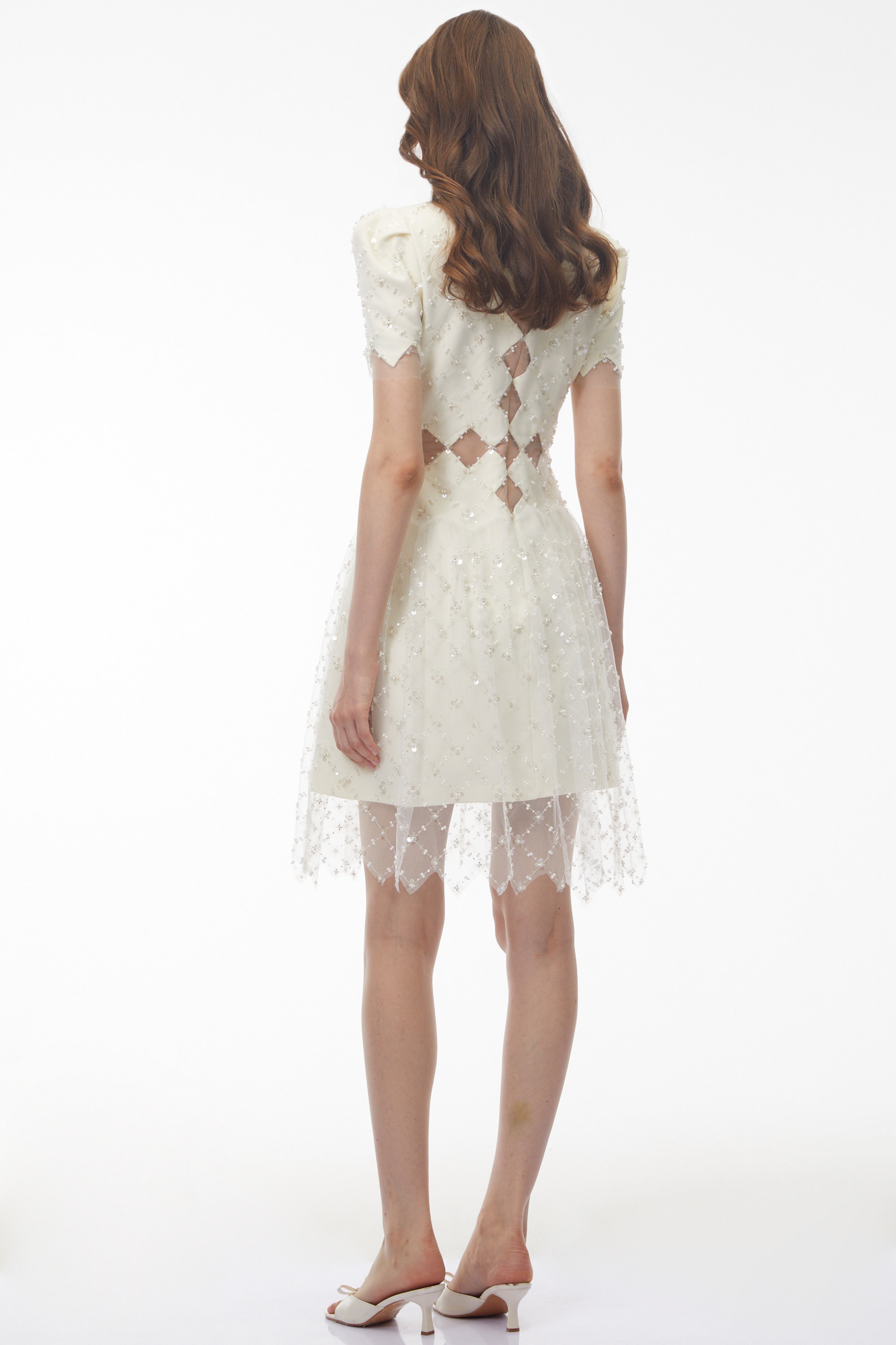Mini-robe à paillettes Henrietta Ivory avec empiècements en maille