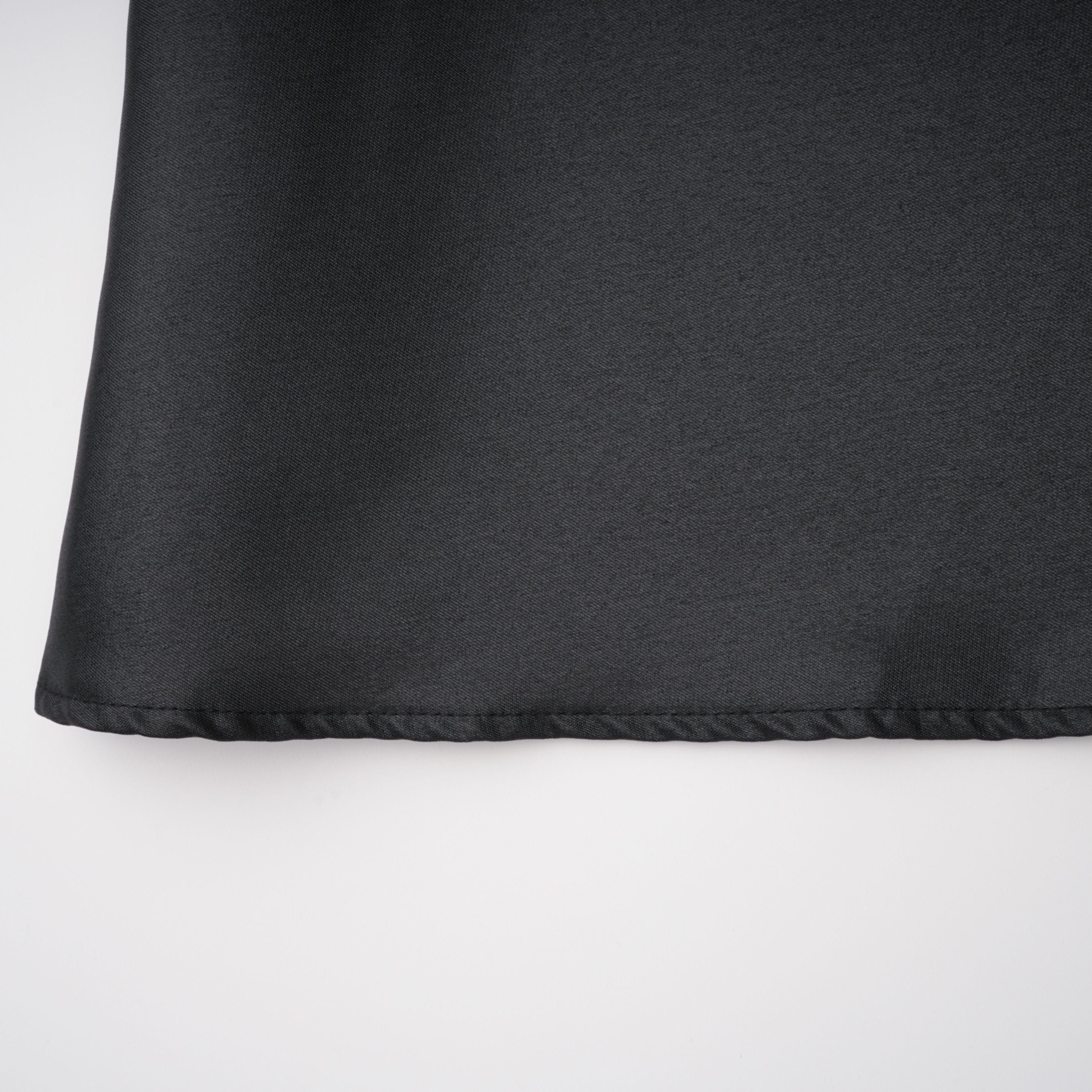 فستان طويل بصدّار كورسيه أسود من Ivana