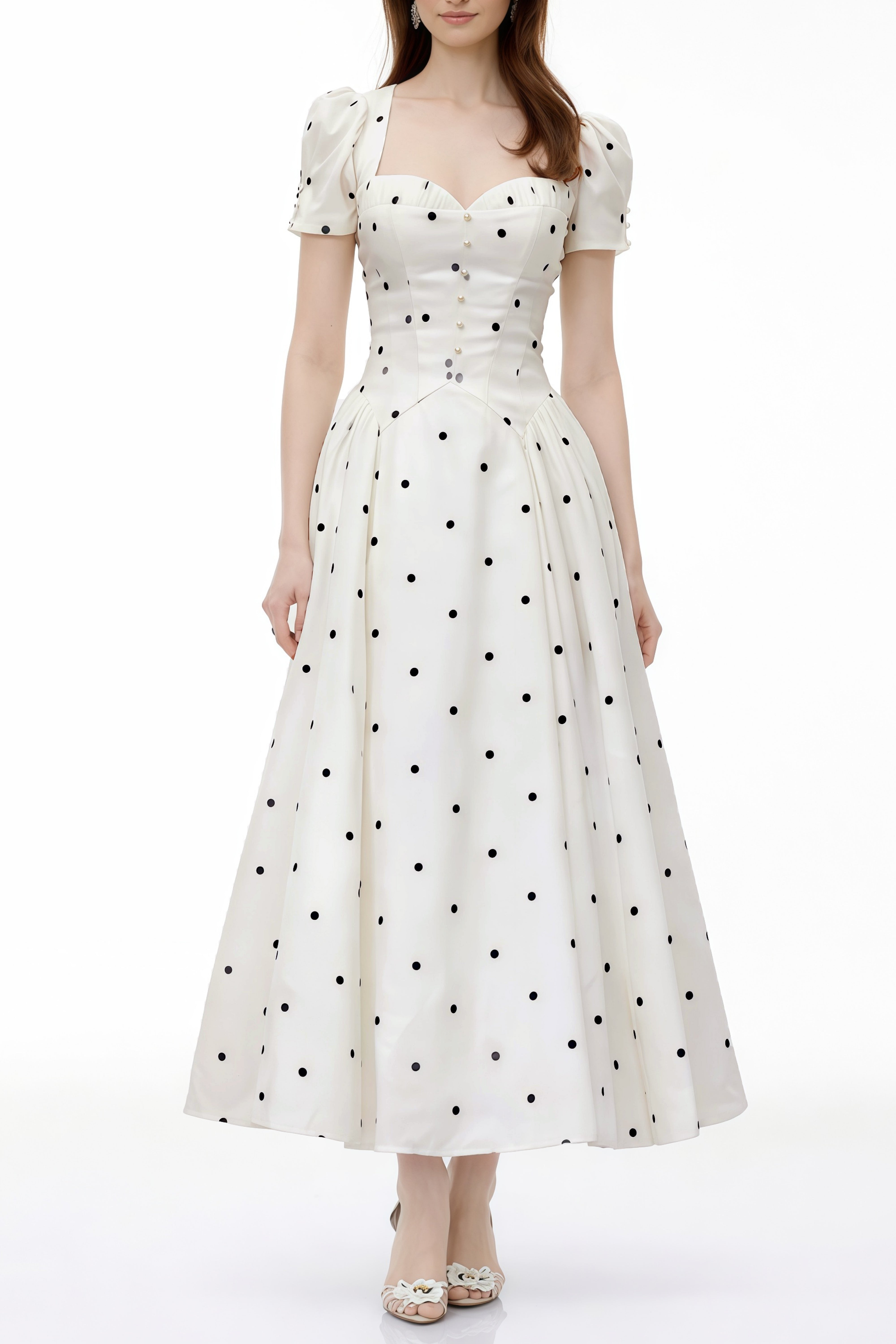 فستان طويل من جافانيه باللون الأبيض المرقط