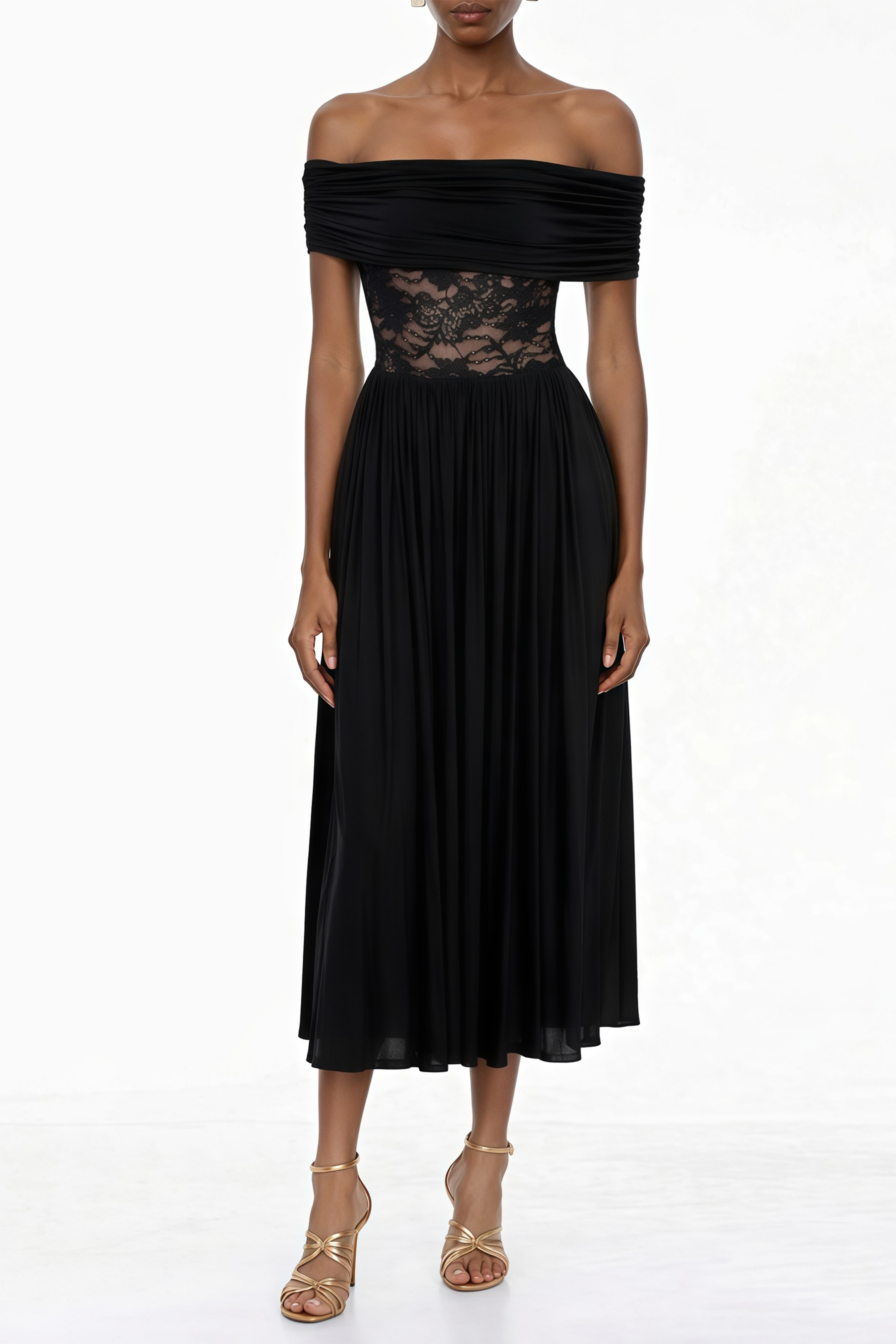 Joelle Schwarzes Maxikleid mit Spitzenbesatz und Falten