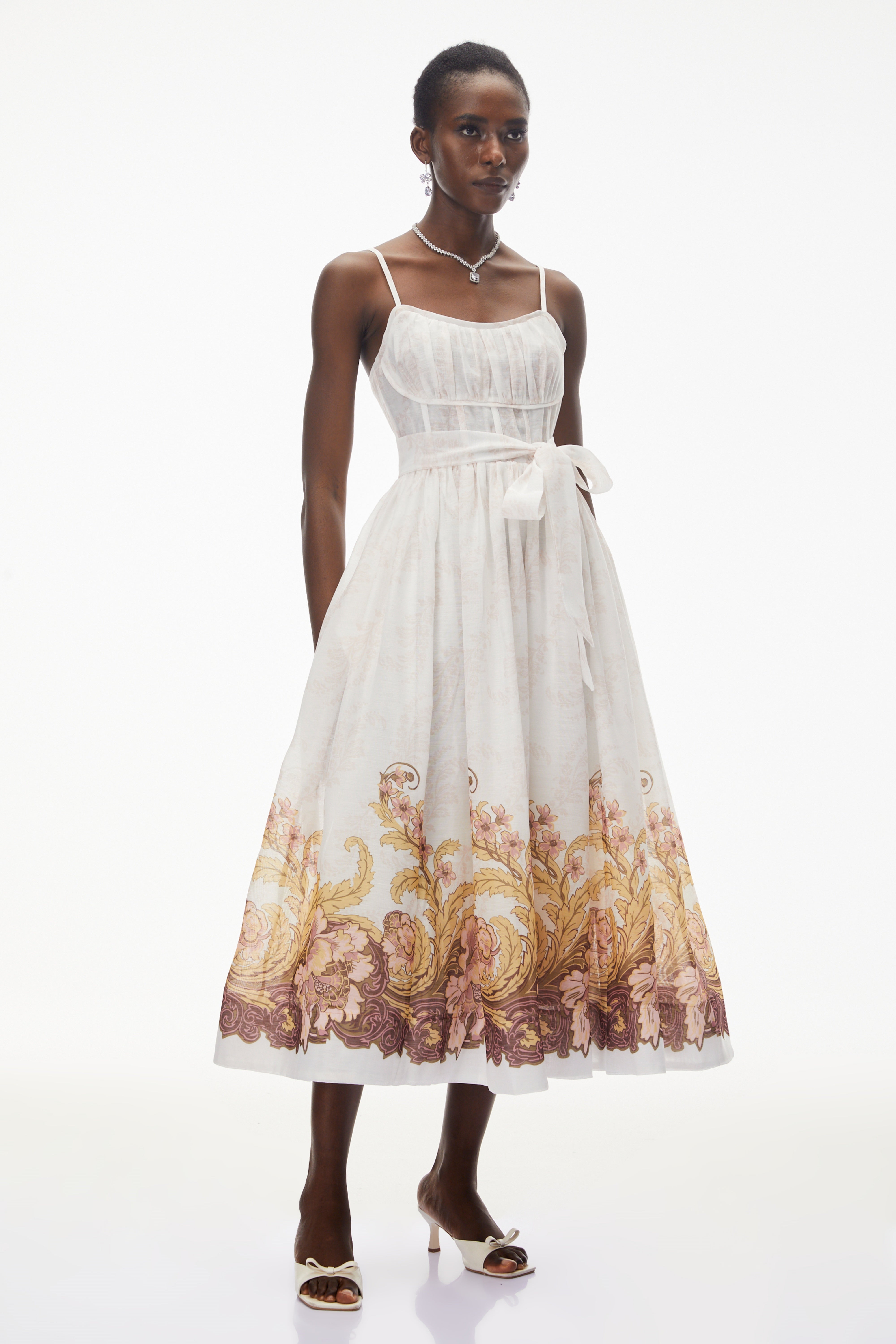 فستان ميدي ملفوف من جوتورنا بنقشة زهور بيضاء