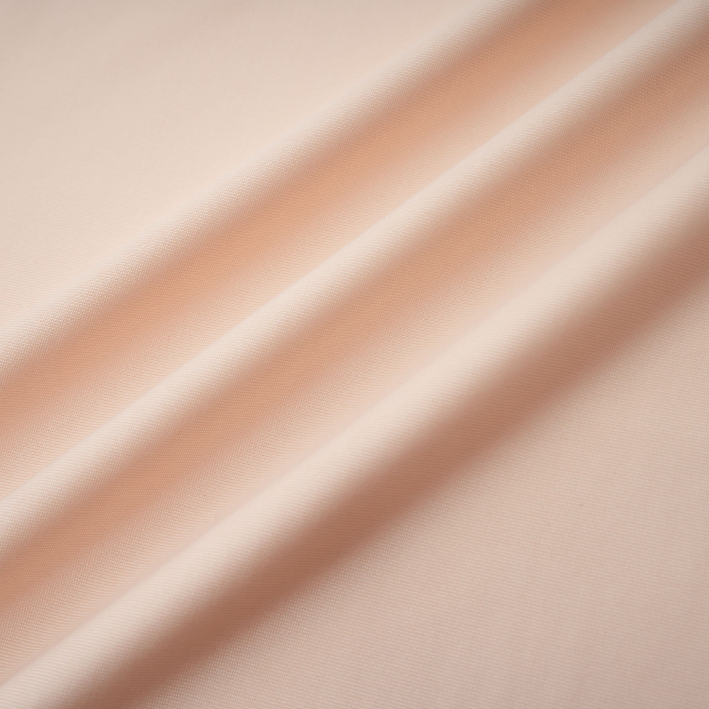 فستان طويل بياقة عالية وكتافات من الدانتيل باللون المحايد من Karine