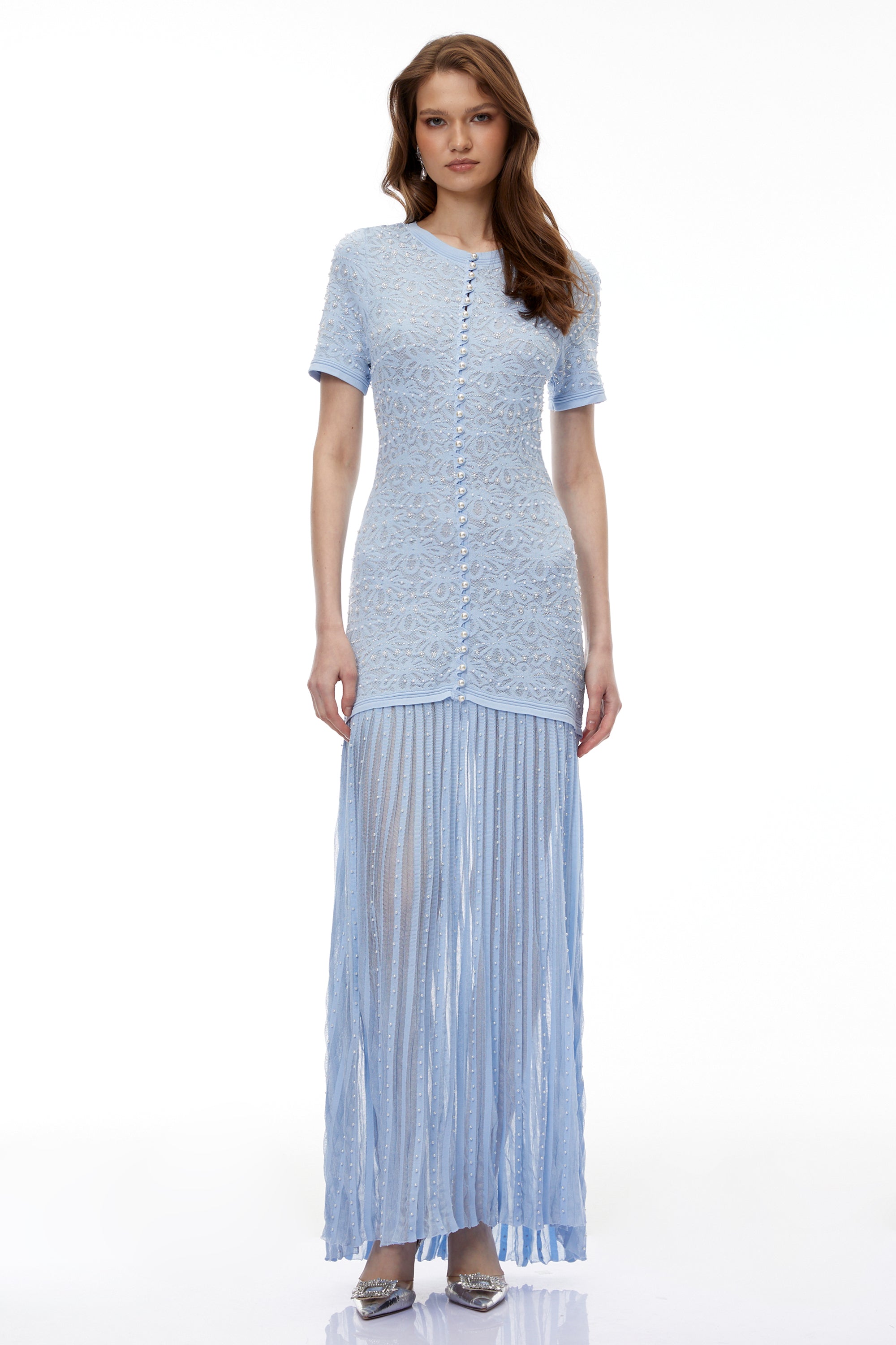 فستان طويل مطوي ومزين بالزخارف من لاليه بلو