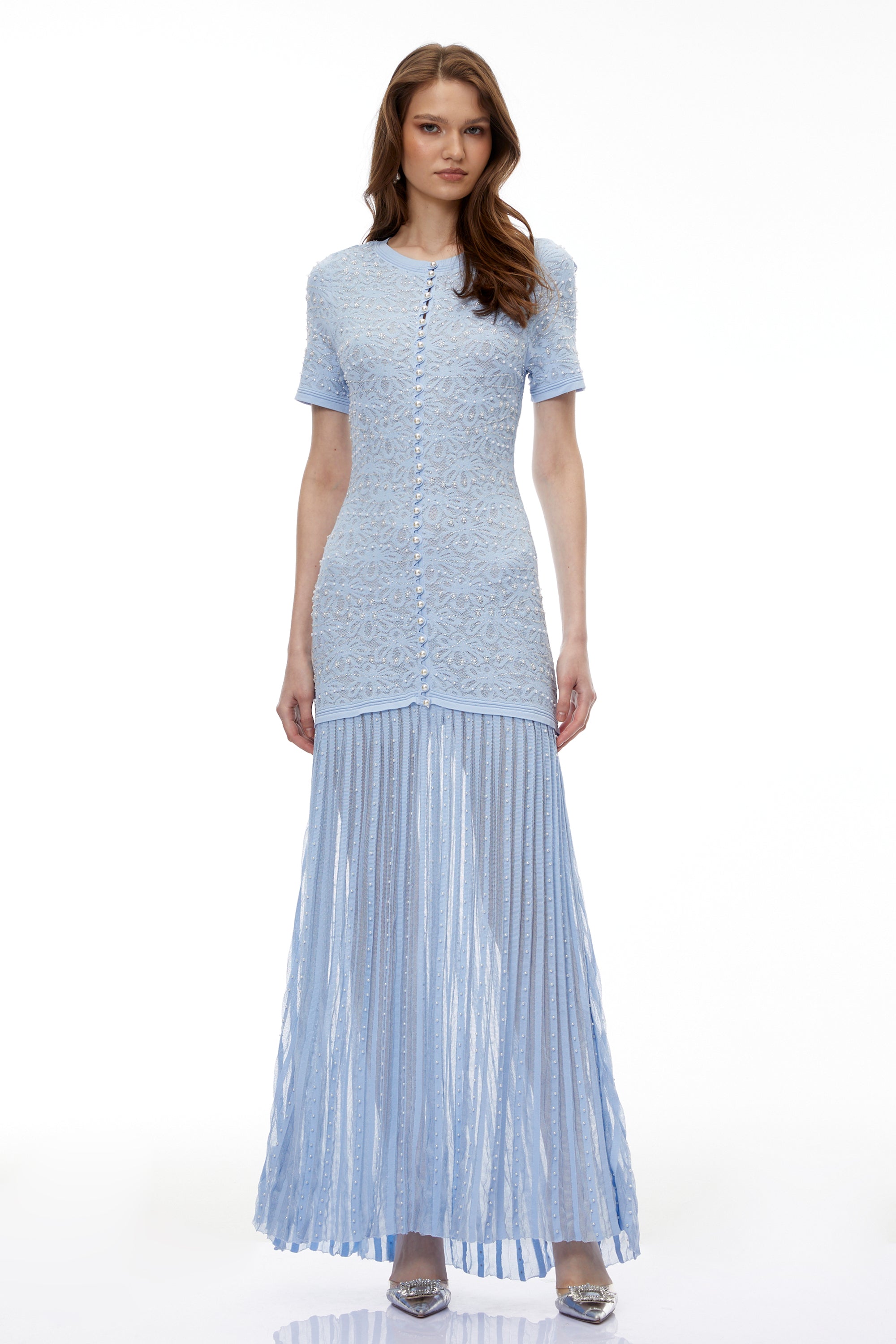 فستان طويل مطوي ومزين بالزخارف من لاليه بلو