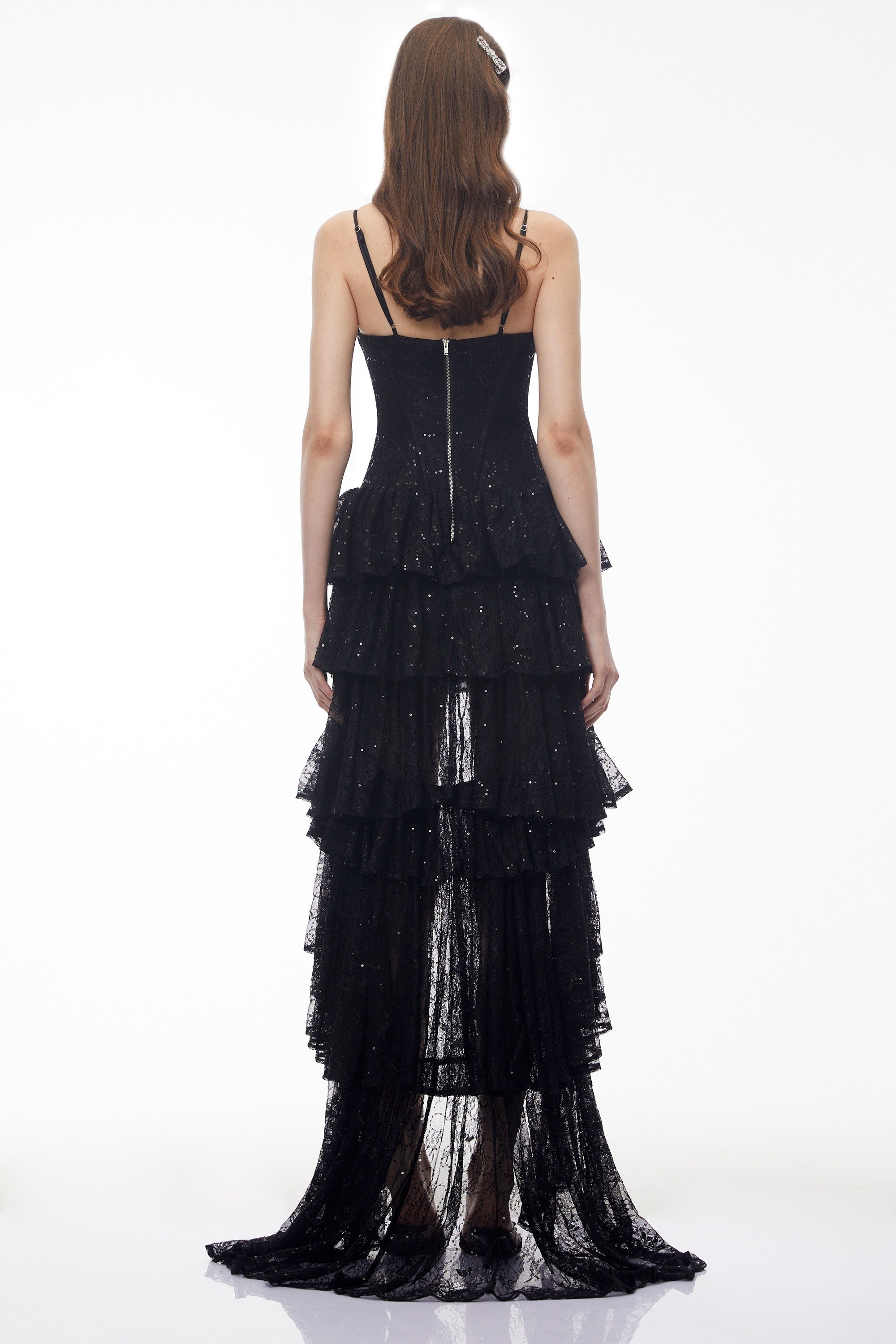 Robe longue à paillettes Léonie Black avec découpes et traîne