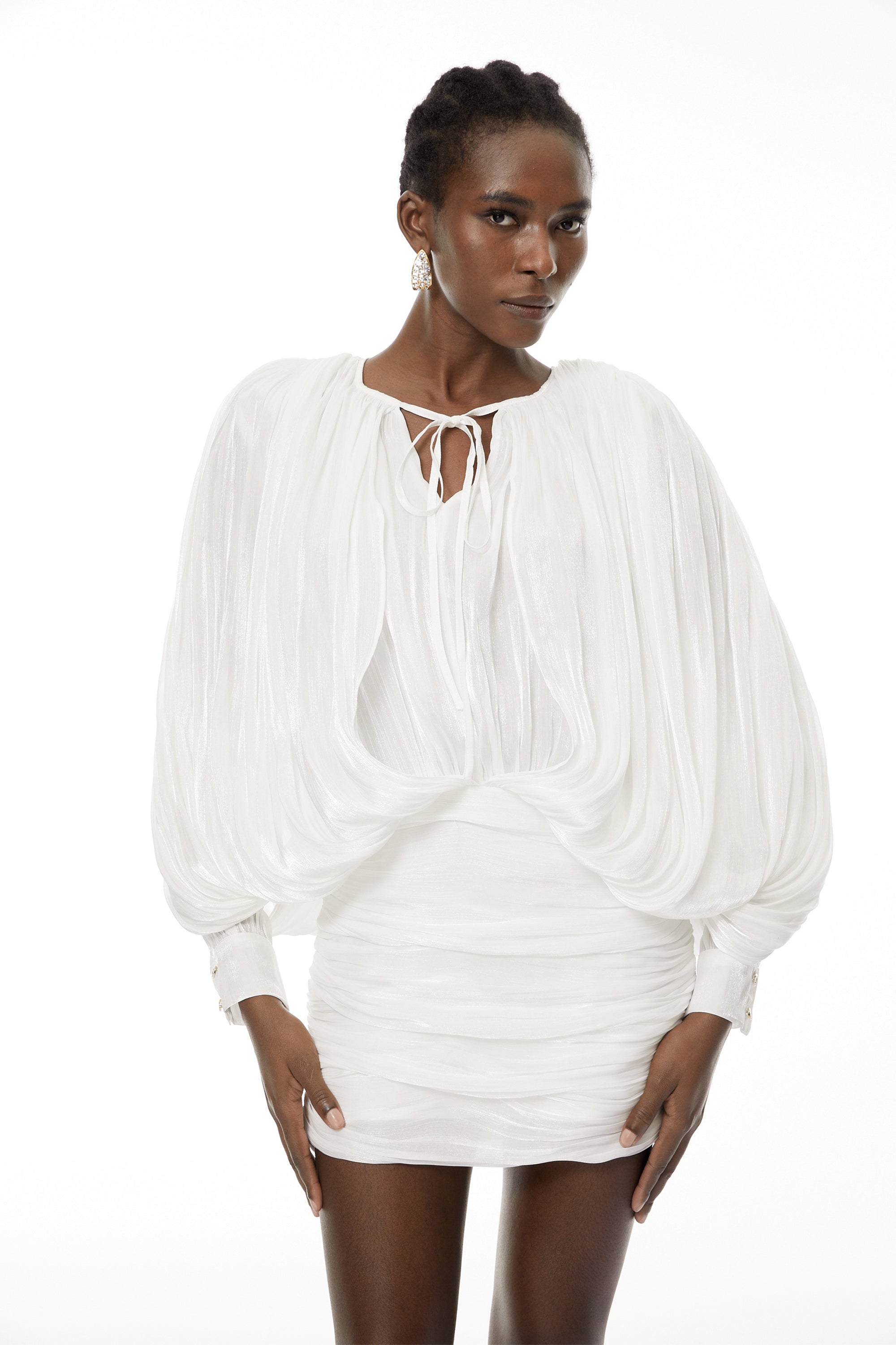 فستان قصير بالكامل مطوي بالكامل من Lumi White